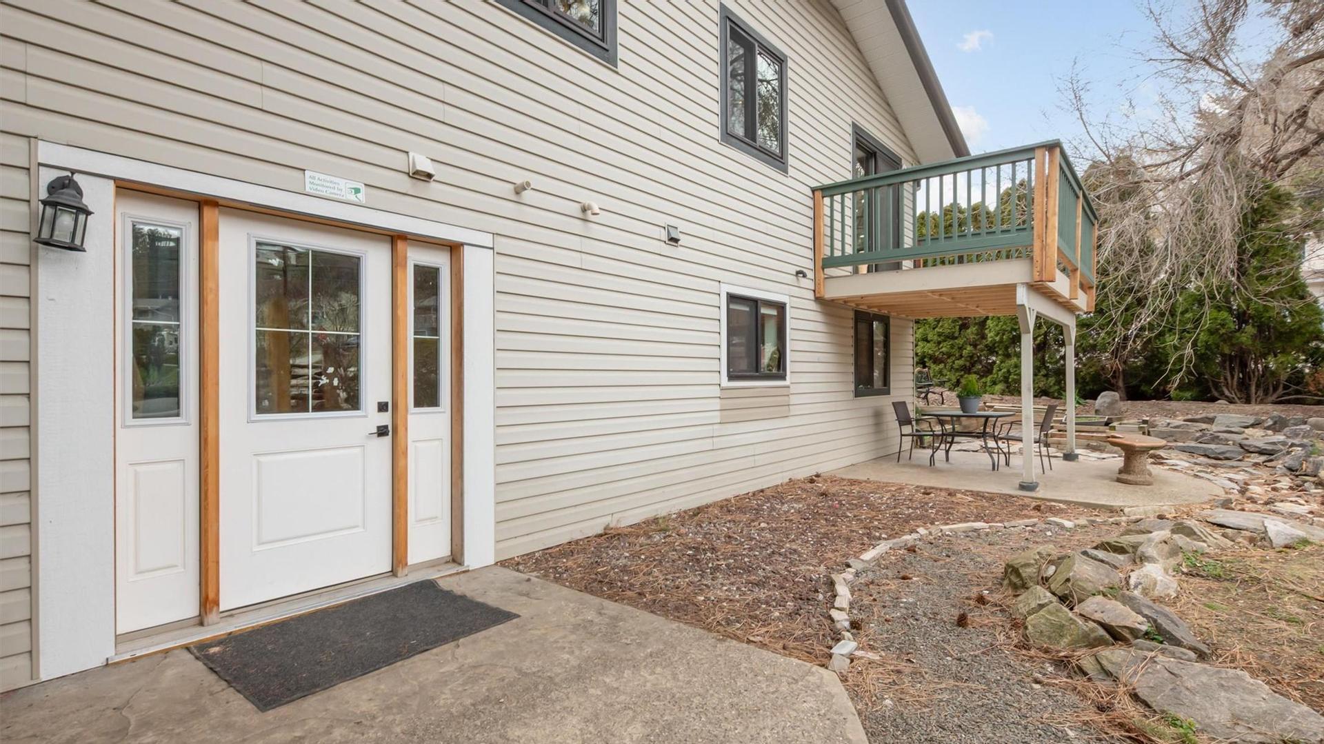 









3405


McGinnis

Road,
West Kelowna,




BC
V4T 1B5

