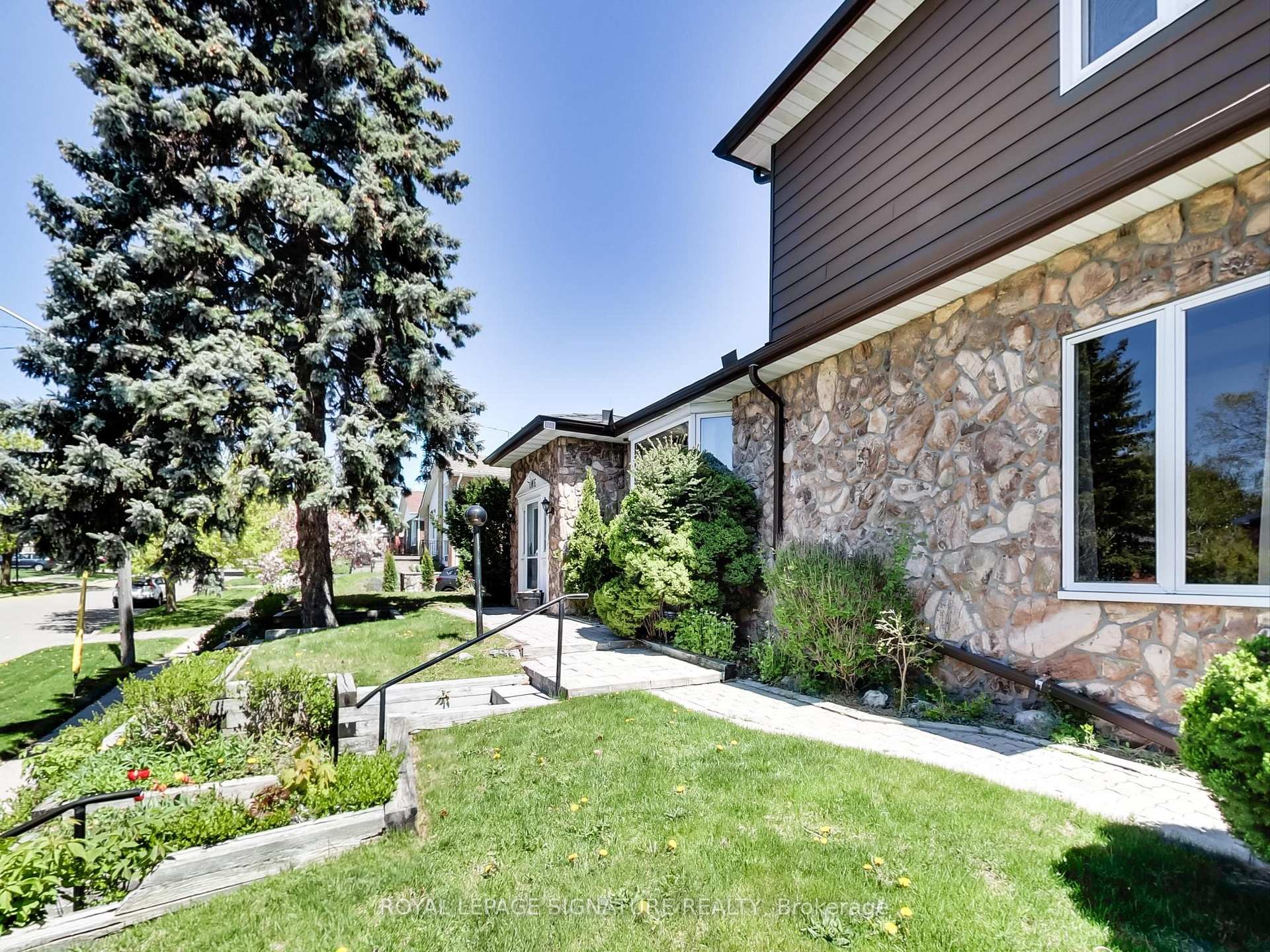 









1


Kencliff

Crescent,
Toronto,




ON
M1P 4E2

