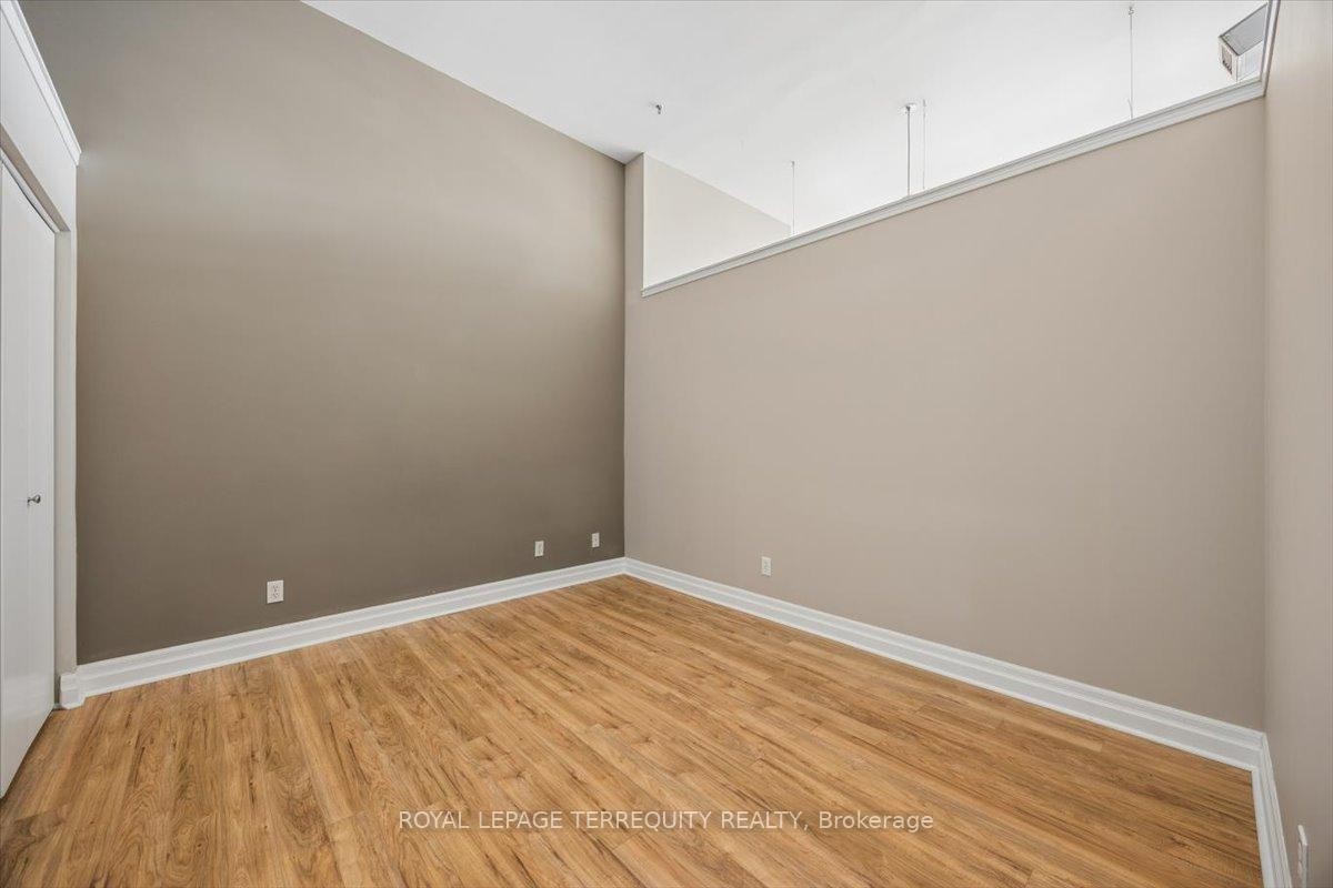 









276


King

Street West, 301,
Kitchener,




ON
N2G 1B6

