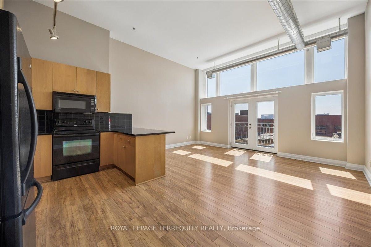 









276


King

Street West, 301,
Kitchener,




ON
N2G 1B6

