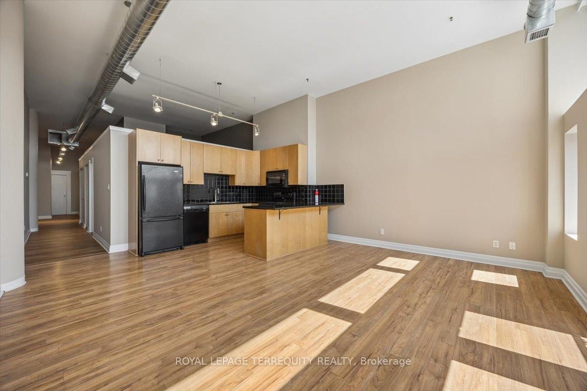 









276


King

Street West, 301,
Kitchener,




ON
N2G 1B6

