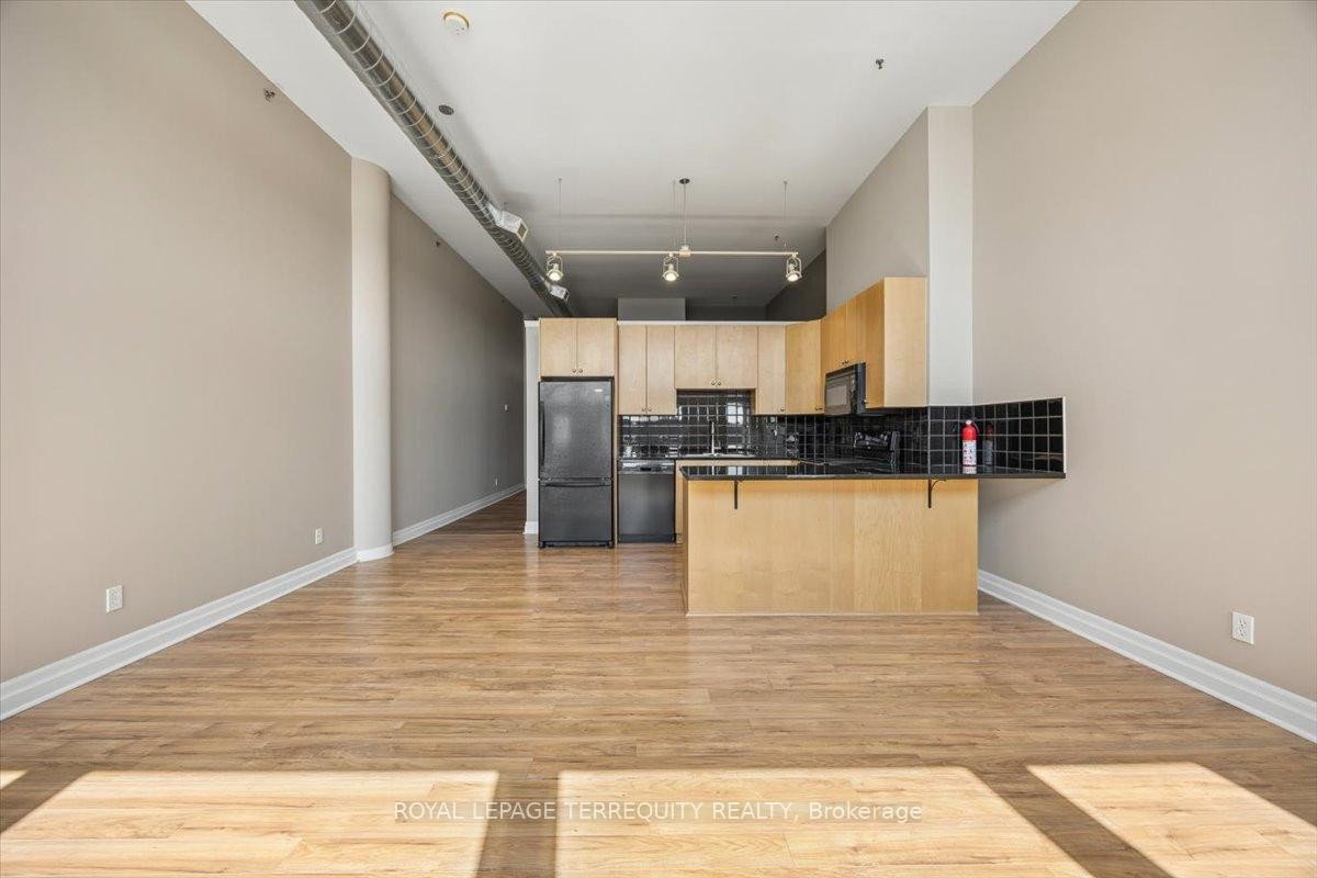 









276


King

Street West, 301,
Kitchener,




ON
N2G 1B6

