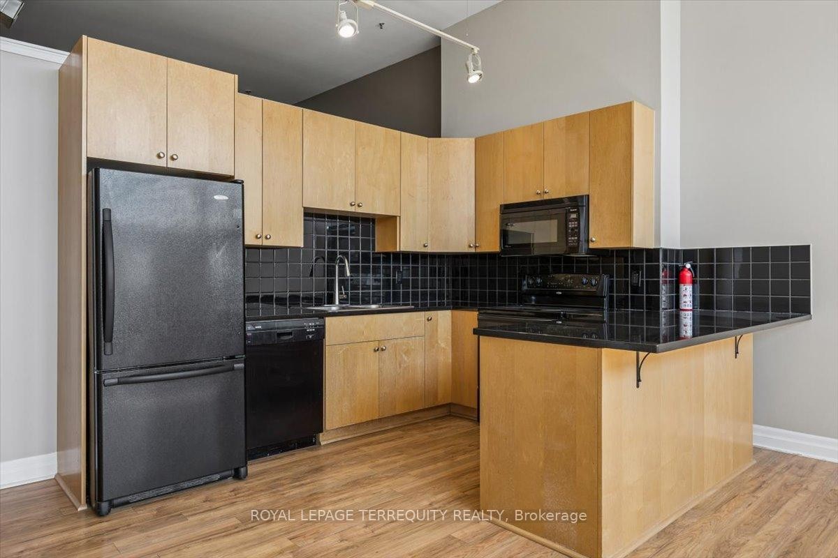 









276


King

Street West, 301,
Kitchener,




ON
N2G 1B6

