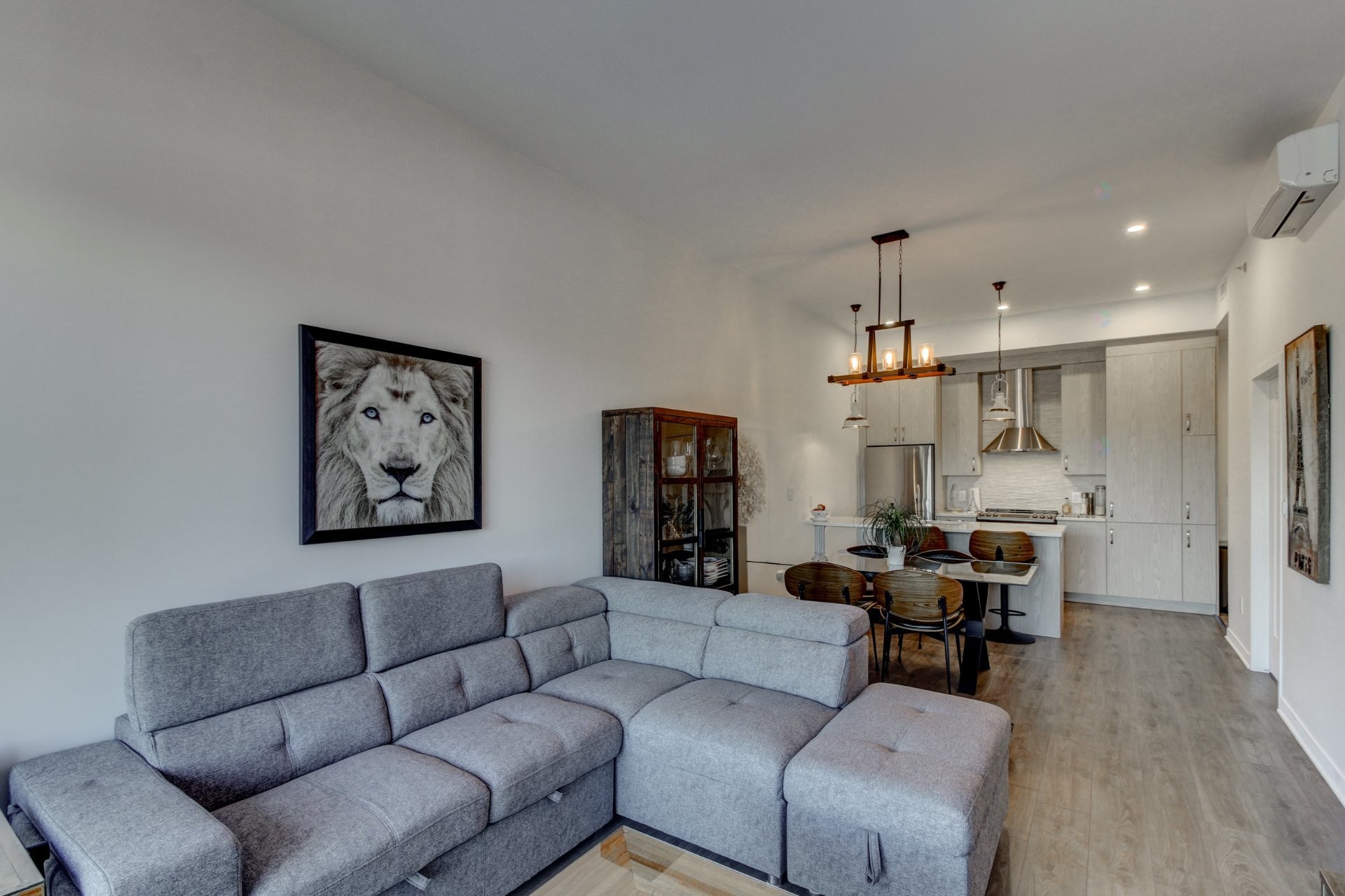 









1320


Rue Custine

, 405,
Saint-Jérôme,




QC
J7Z0M1

