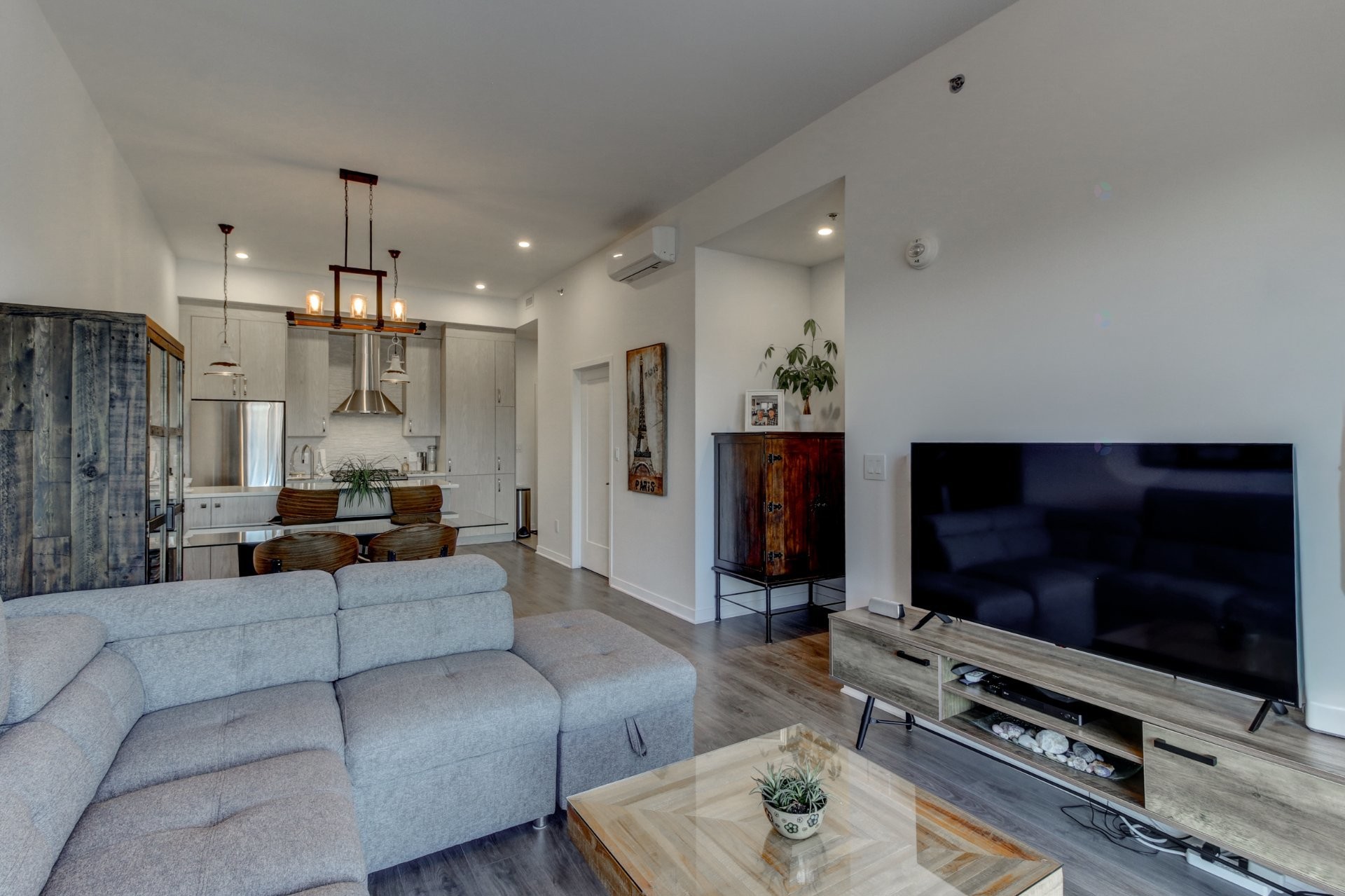 









1320


Rue Custine

, 405,
Saint-Jérôme,




QC
J7Z0M1

