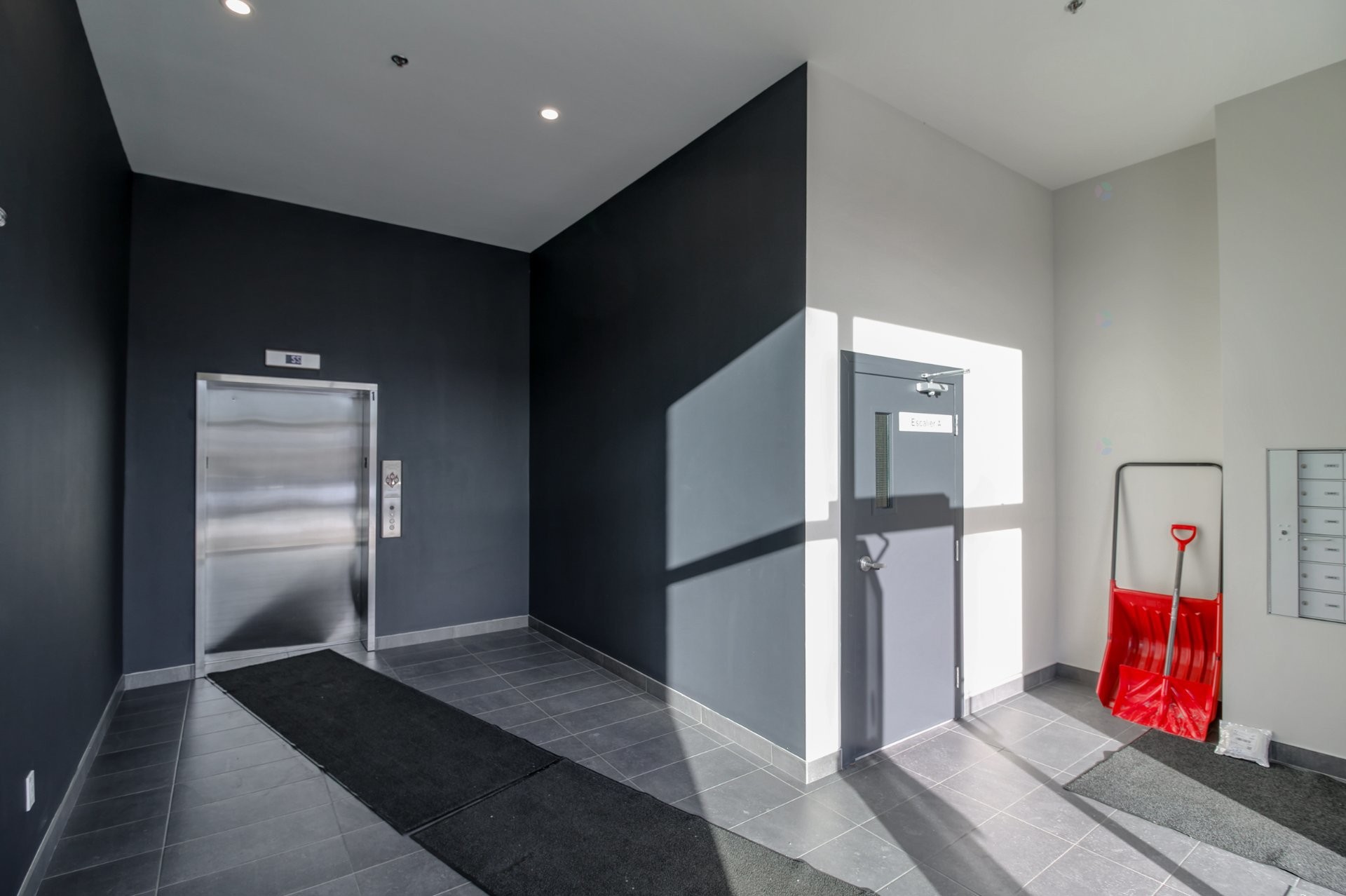 









1320


Rue Custine

, 405,
Saint-Jérôme,




QC
J7Z0M1

