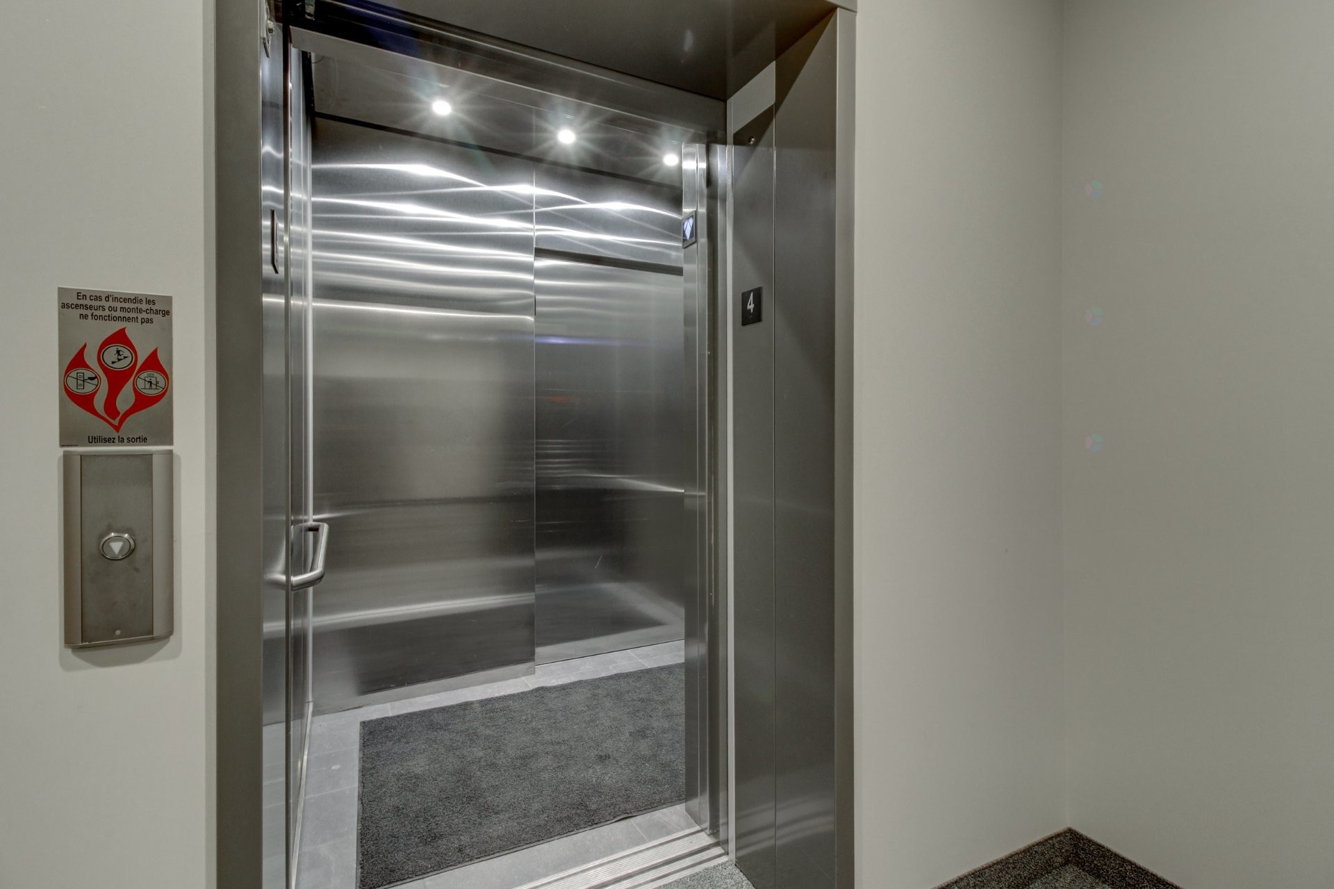 









1320


Rue Custine

, 405,
Saint-Jérôme,




QC
J7Z0M1

