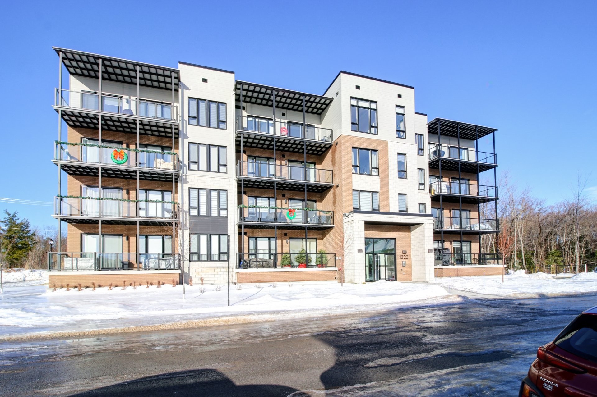 









1320


Rue Custine

, 405,
Saint-Jérôme,




QC
J7Z0M1

