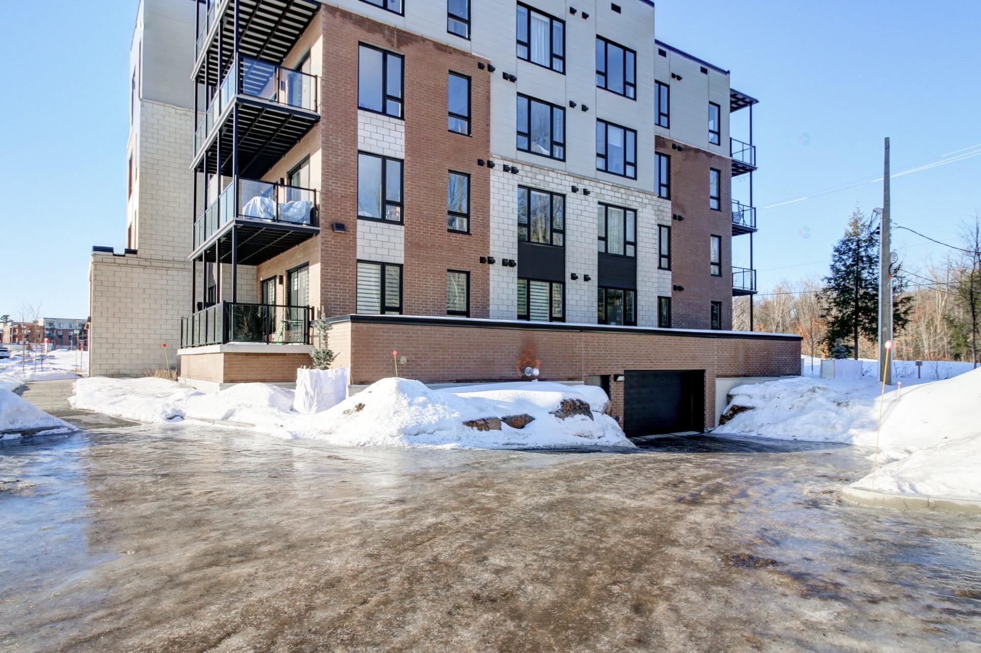 









1320


Rue Custine

, 405,
Saint-Jérôme,




QC
J7Z0M1

