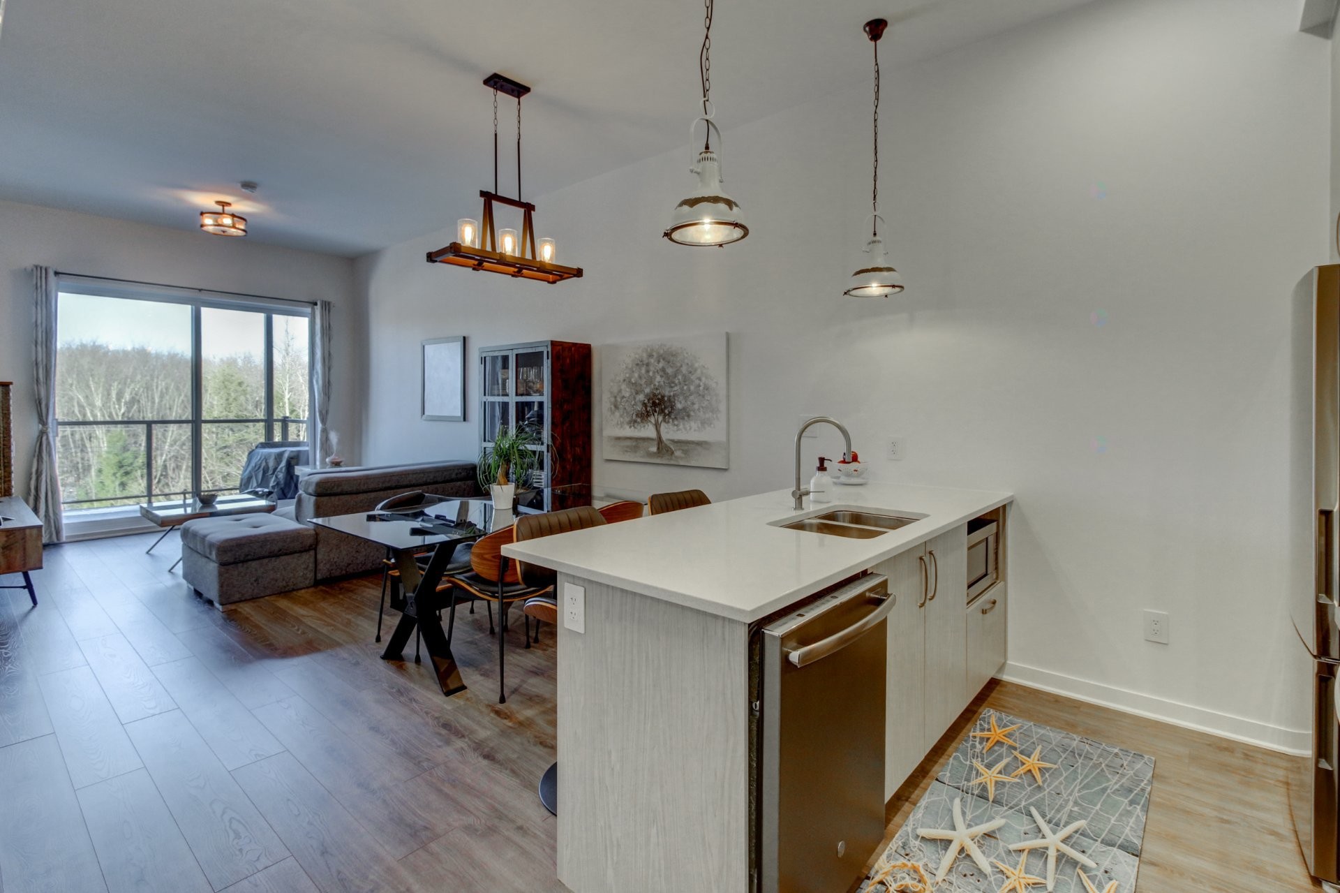 









1320


Rue Custine

, 405,
Saint-Jérôme,




QC
J7Z0M1

