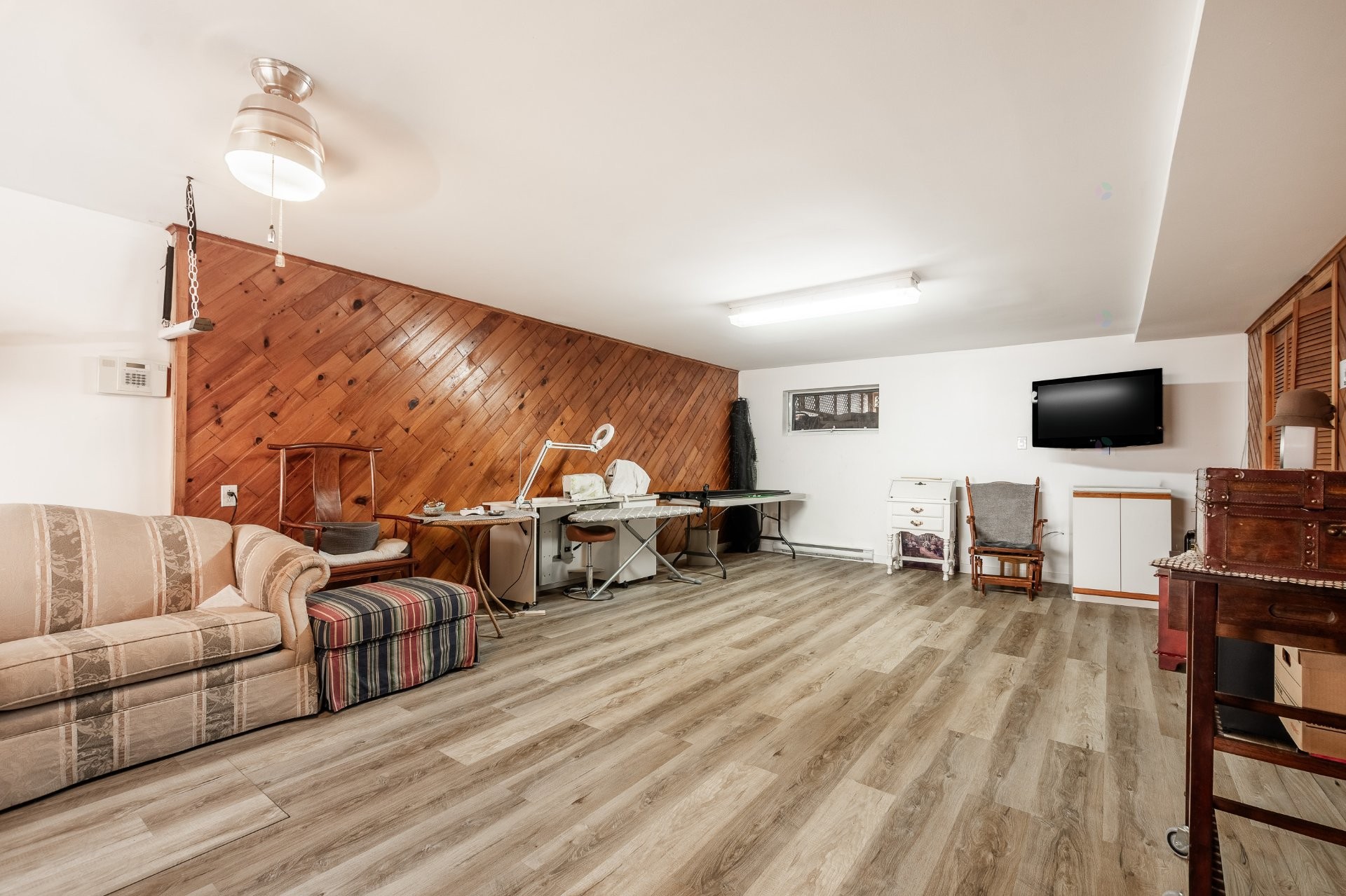 









1395


Place Port-Royal

,
Brossard,




QC
J4W1S7

