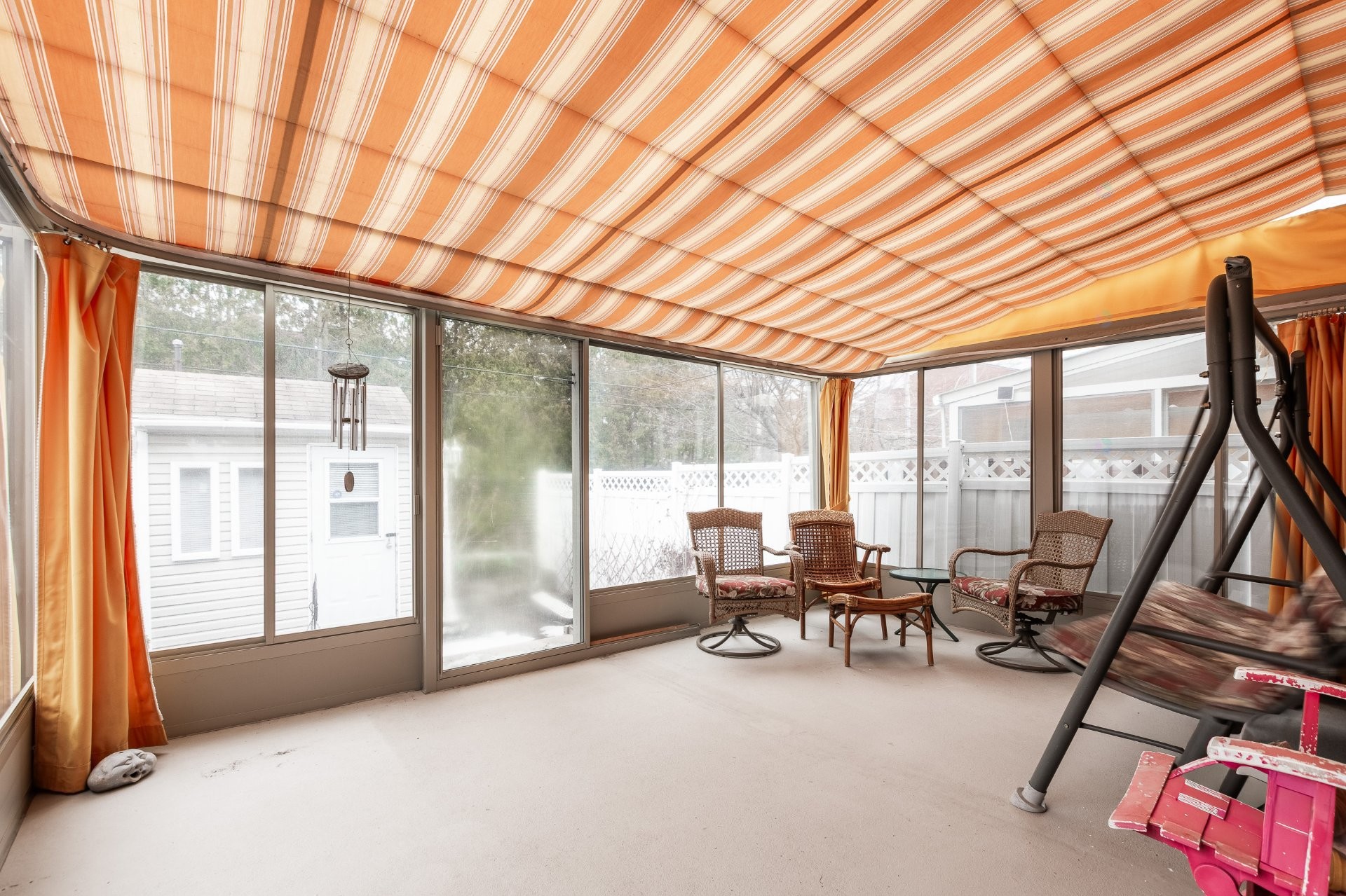 









1395


Place Port-Royal

,
Brossard,




QC
J4W1S7

