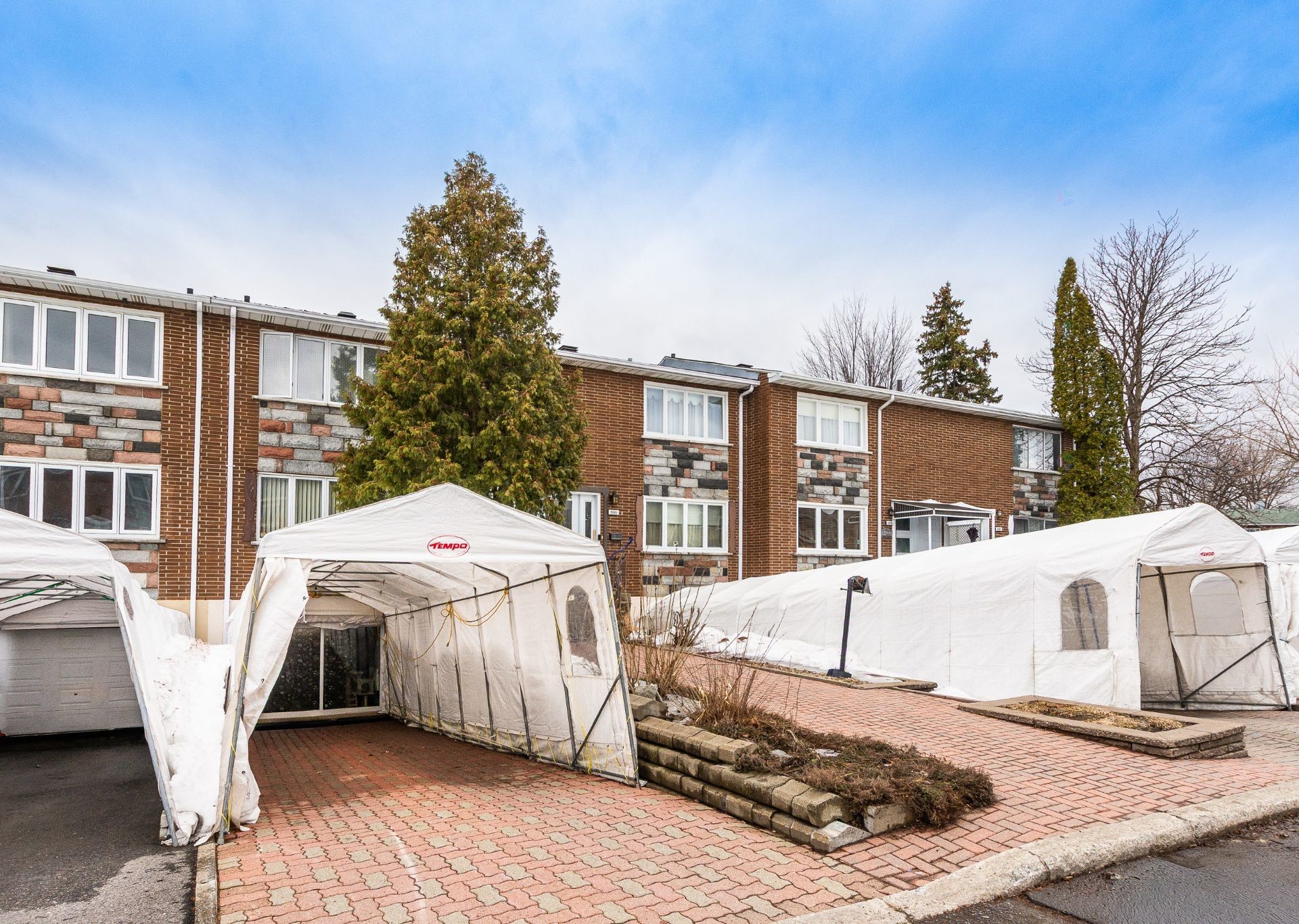 









1395


Place Port-Royal

,
Brossard,




QC
J4W1S7

