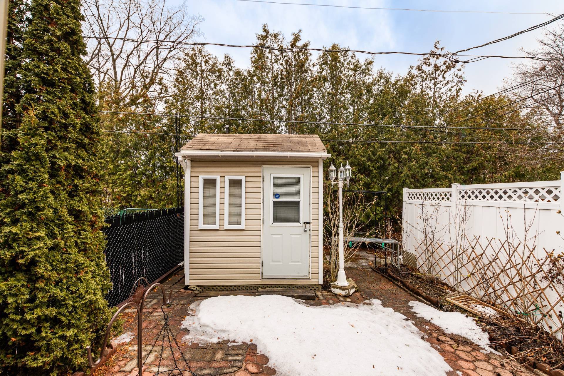 









1395


Place Port-Royal

,
Brossard,




QC
J4W1S7

