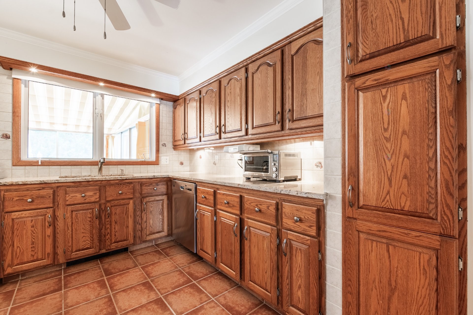 









1395


Place Port-Royal

,
Brossard,




QC
J4W1S7

