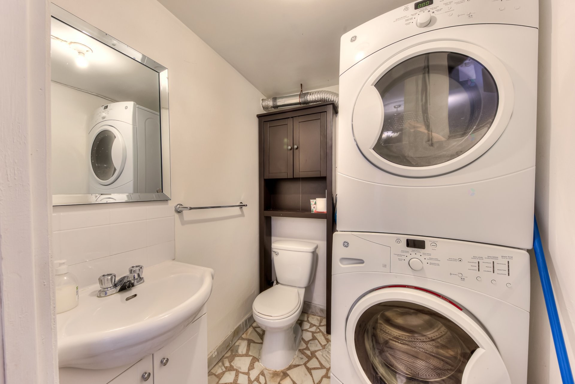 









7105


12e Avenue

, 3,
Montréal (Villeray/Saint-Michel/Parc-Extension),




QC
H2A2Y1

