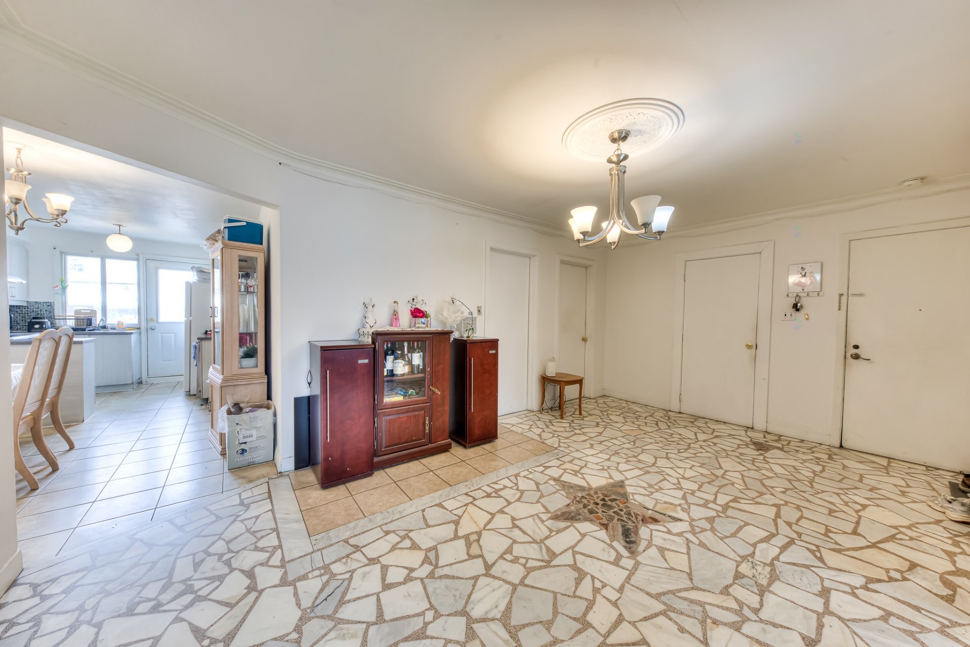 









7105


12e Avenue

, 3,
Montréal (Villeray/Saint-Michel/Parc-Extension),




QC
H2A2Y1

