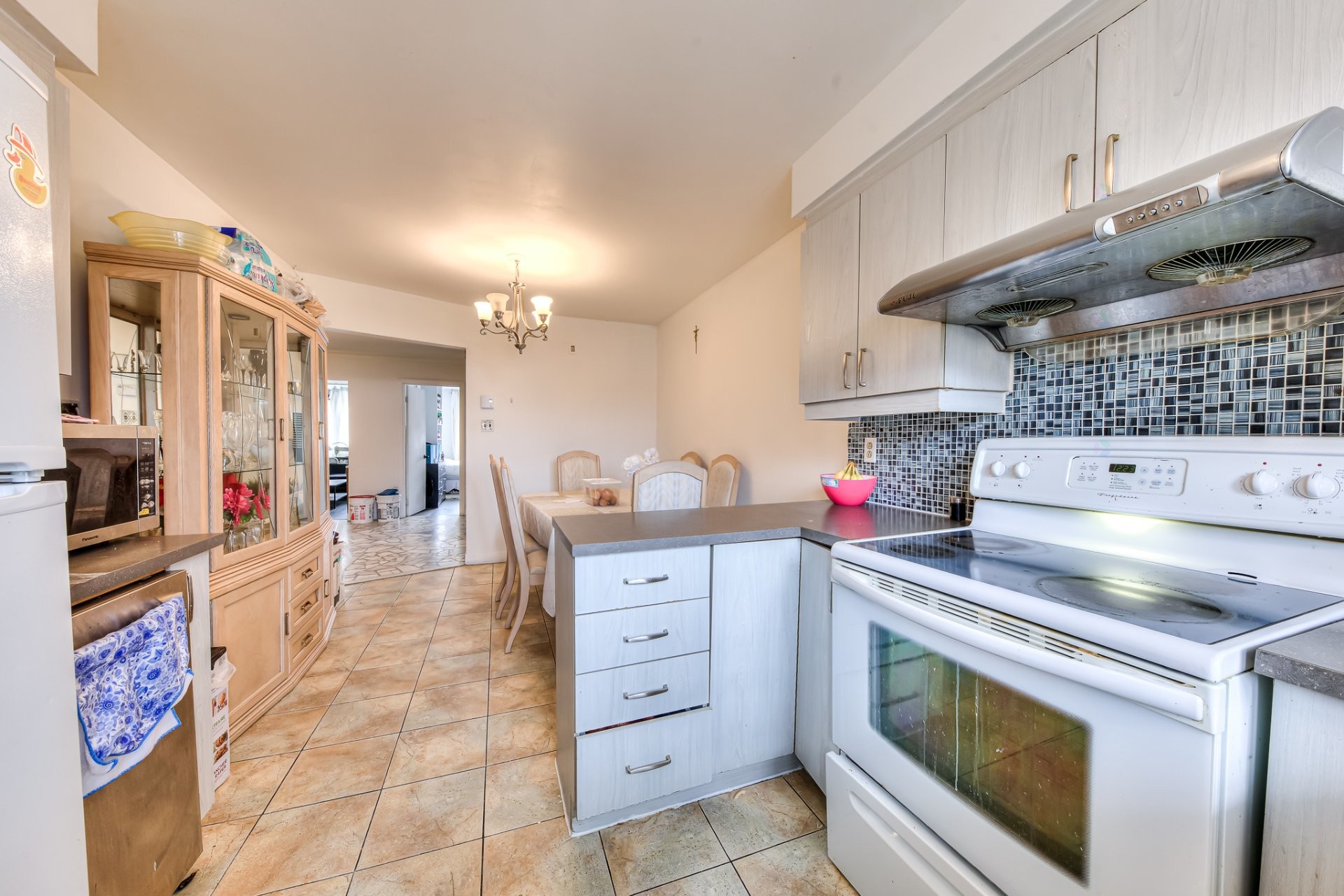 









7105


12e Avenue

, 3,
Montréal (Villeray/Saint-Michel/Parc-Extension),




QC
H2A2Y1

