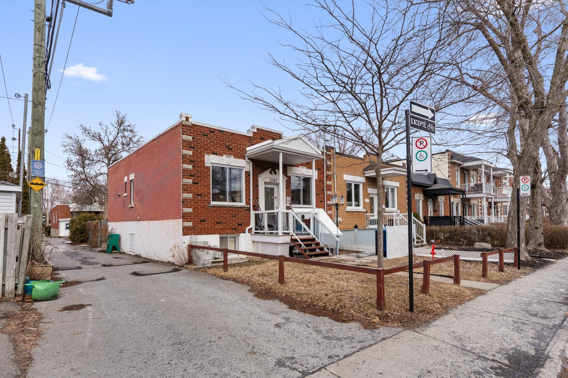









2585


Boul. Lapointe

,
Montréal (Mercier/Hochelaga-Maisonneuve),




QC
H1L5L8

