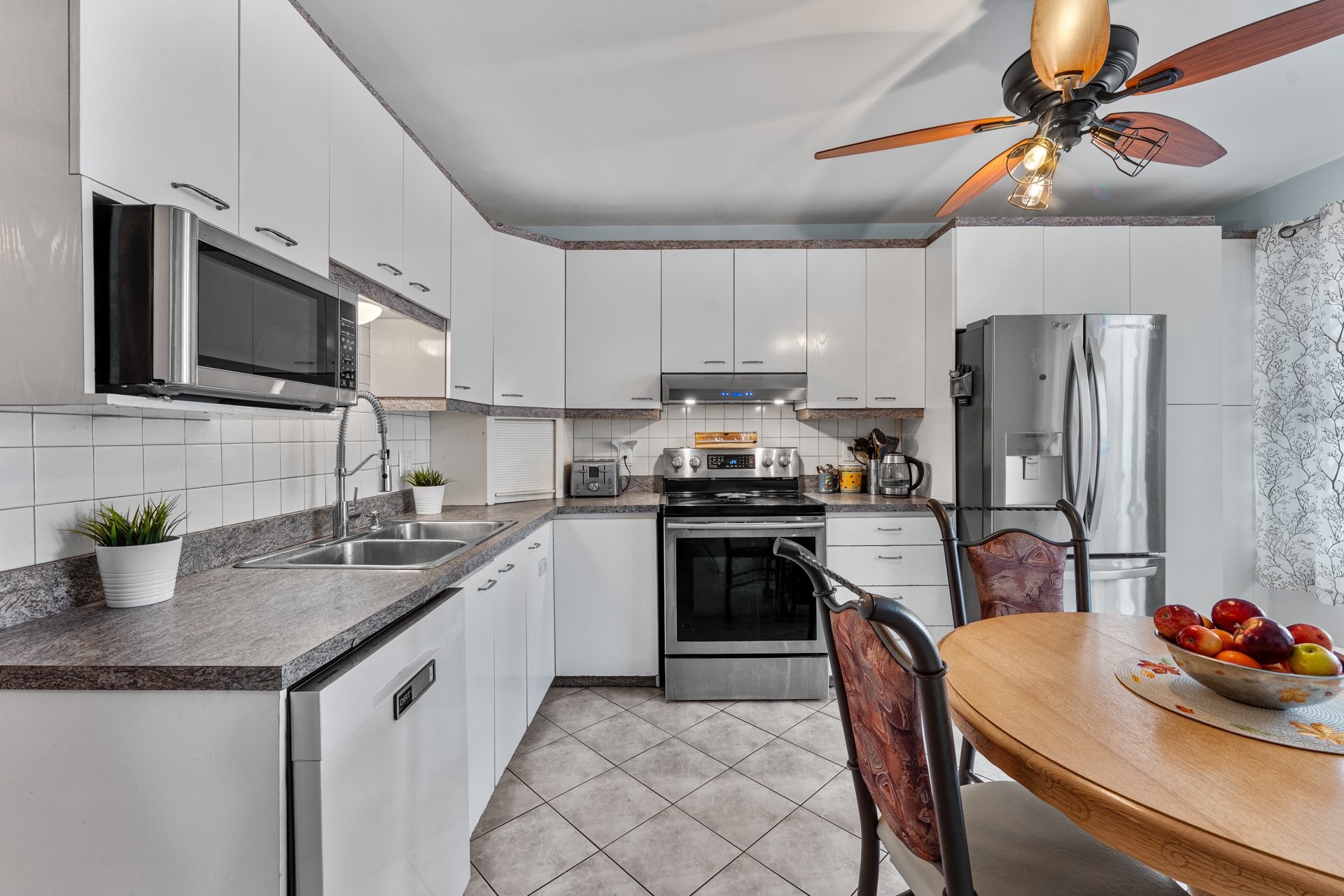 









2585


Boul. Lapointe

,
Montréal (Mercier/Hochelaga-Maisonneuve),




QC
H1L5L8

