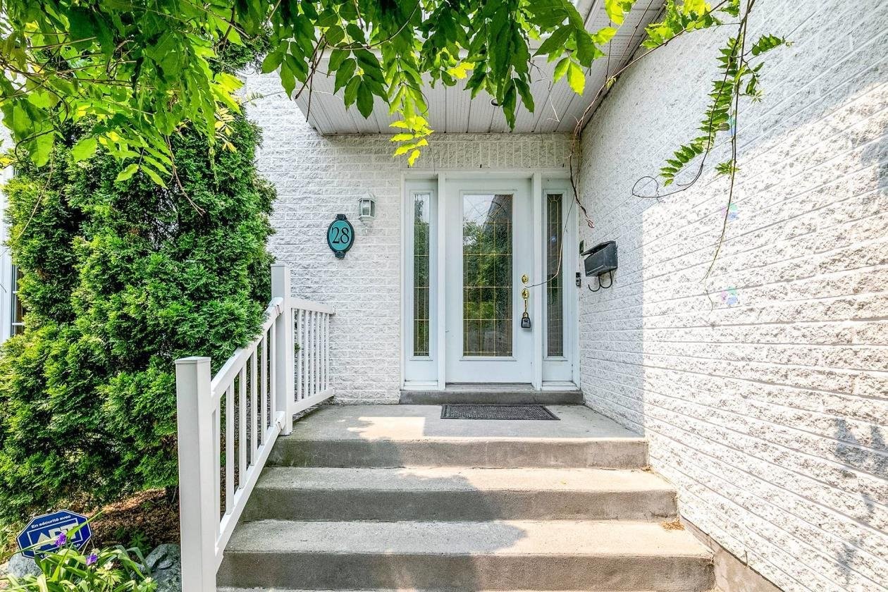 









28


Rue de la Caravelle

,
Kirkland,




QC
H9H4Z5

