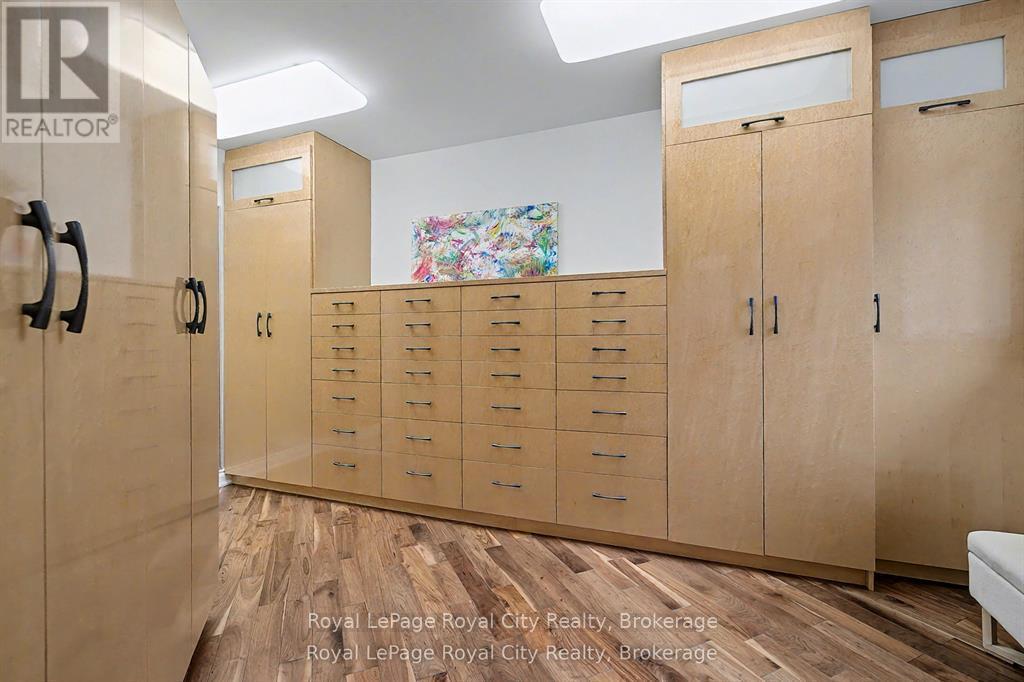 












20 FOX RUN DRIVE

,
Puslinch,




Ontario
N0B2J0

