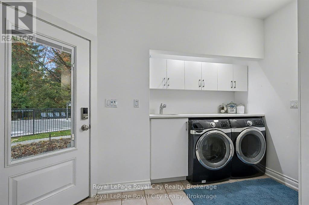 












20 FOX RUN DRIVE

,
Puslinch,




Ontario
N0B2J0

