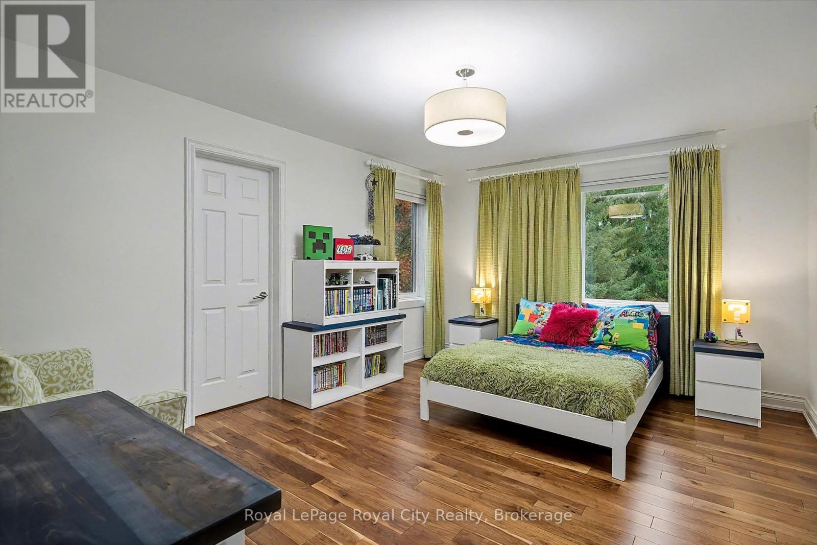 












20 FOX RUN DRIVE

,
Puslinch,




Ontario
N0B2J0

