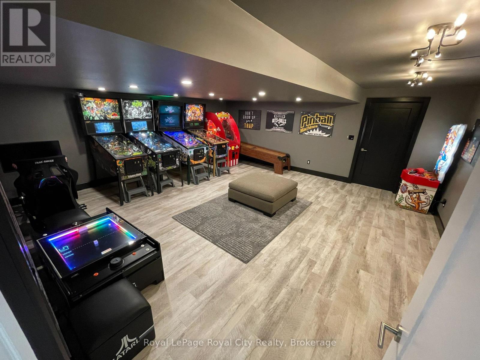 












20 FOX RUN DRIVE

,
Puslinch,




Ontario
N0B2J0

