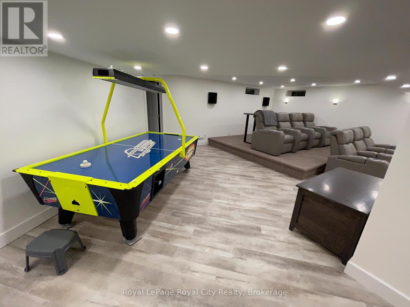 












20 FOX RUN DRIVE

,
Puslinch,




Ontario
N0B2J0

