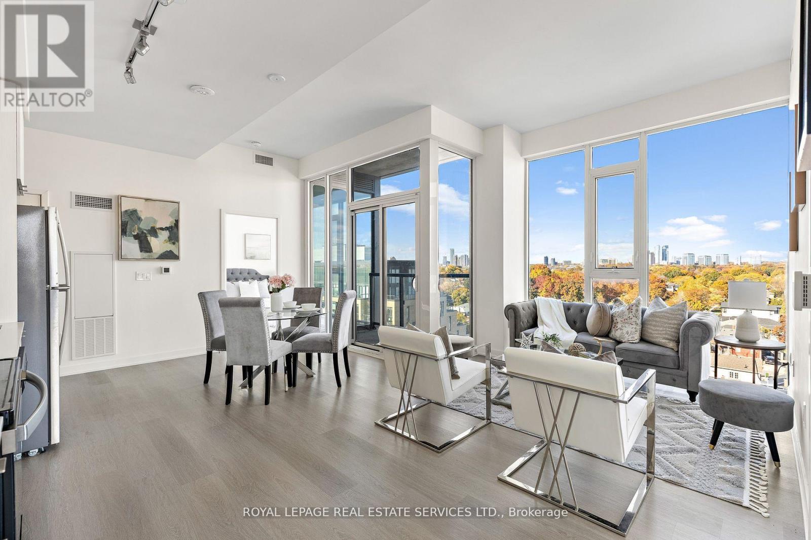












720 - 859 THE QUEENSWAY

,
Toronto,




Ontario
M8Z1N8

