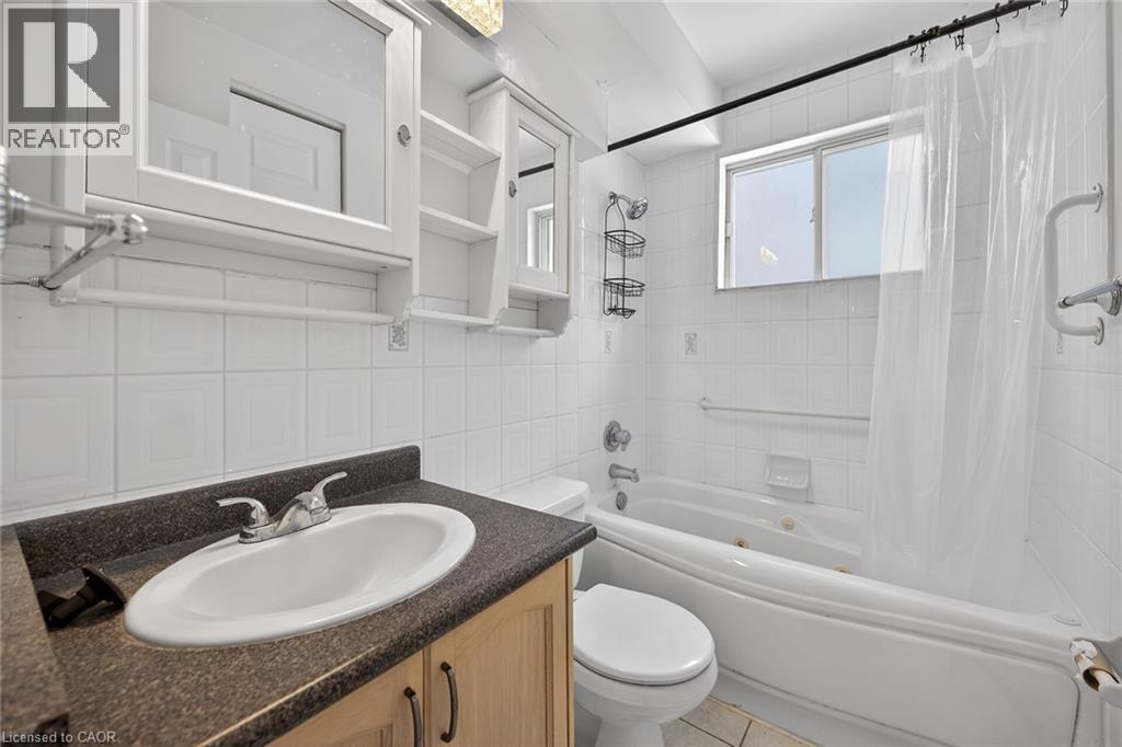 












851 QUEENSTON Road Unit# 204

,
Stoney Creek,




Ontario
L8G1B4

