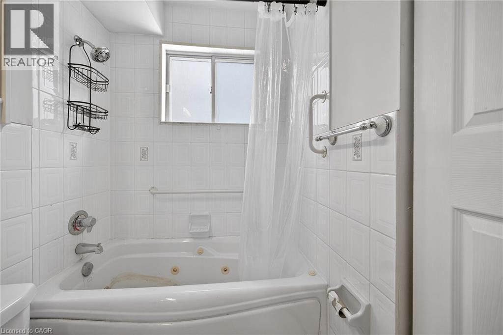 












851 QUEENSTON Road Unit# 204

,
Stoney Creek,




Ontario
L8G1B4


