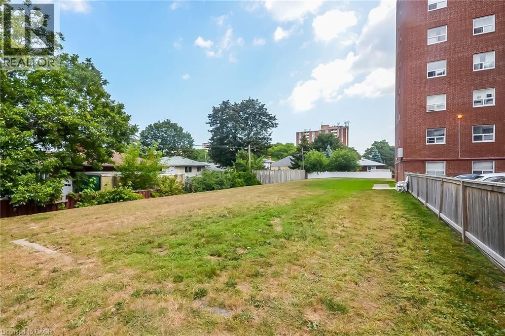 












851 QUEENSTON Road Unit# 204

,
Stoney Creek,




Ontario
L8G1B4


