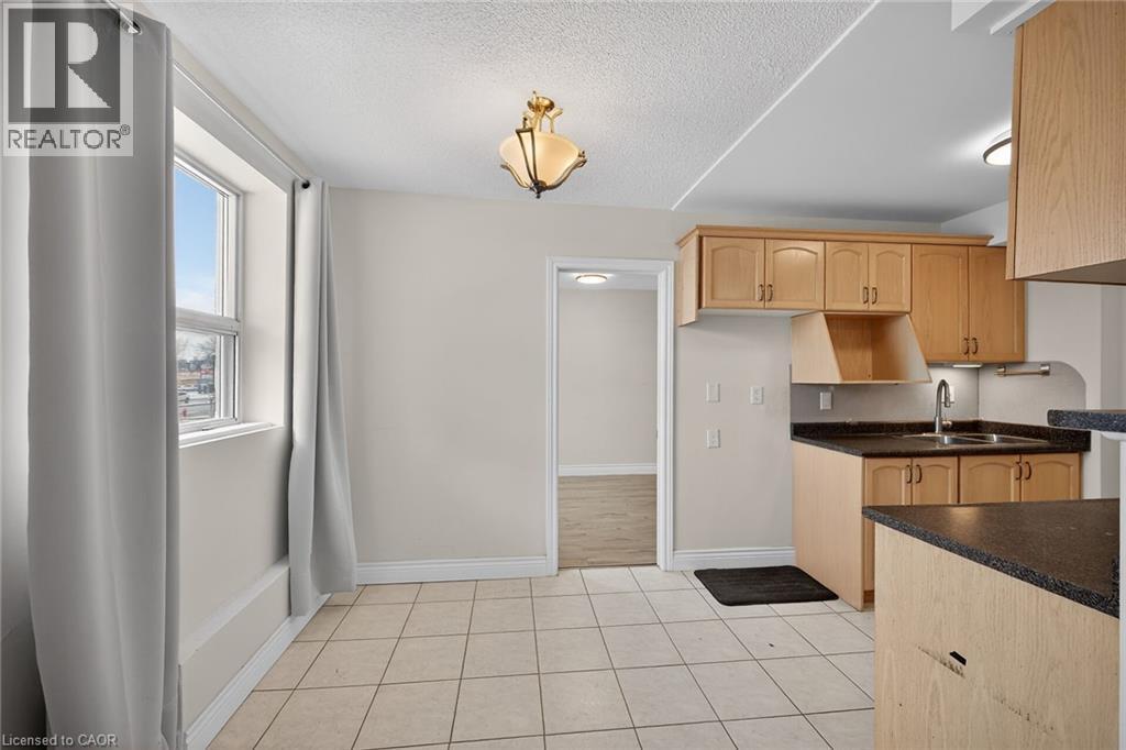 












851 QUEENSTON Road Unit# 204

,
Stoney Creek,




Ontario
L8G1B4

