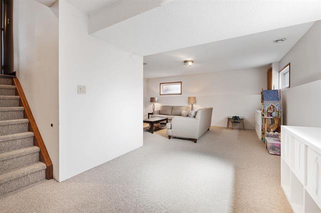 









341


Egesz

ST,
Winnipeg,




MB
R2R 2G9

