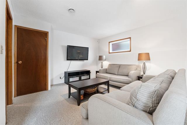 









341


Egesz

ST,
Winnipeg,




MB
R2R 2G9

