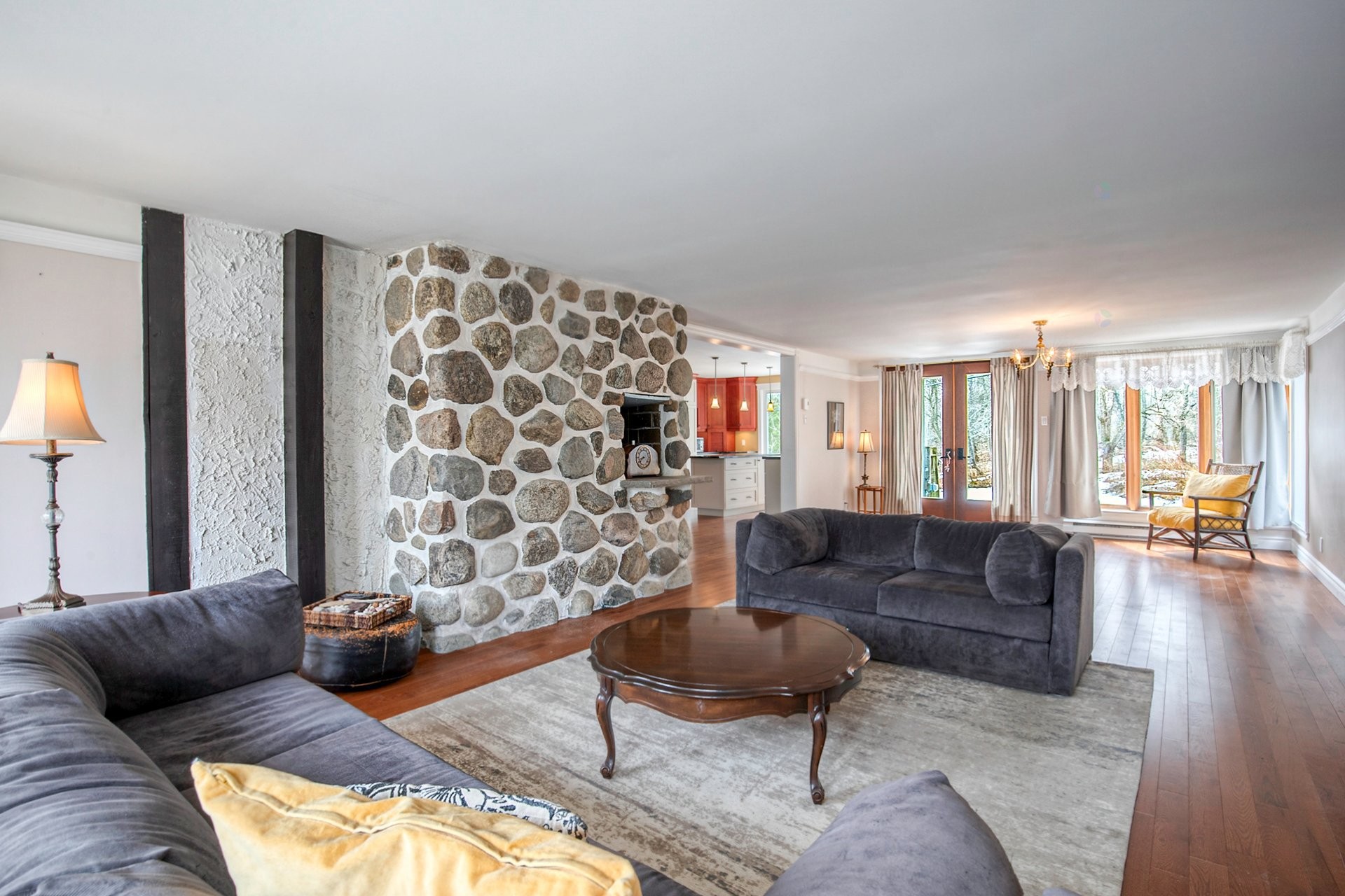 









2055


Rue du Sommet-Trinité

,
Saint-Bruno-de-Montarville,




QC
J3V6E3

