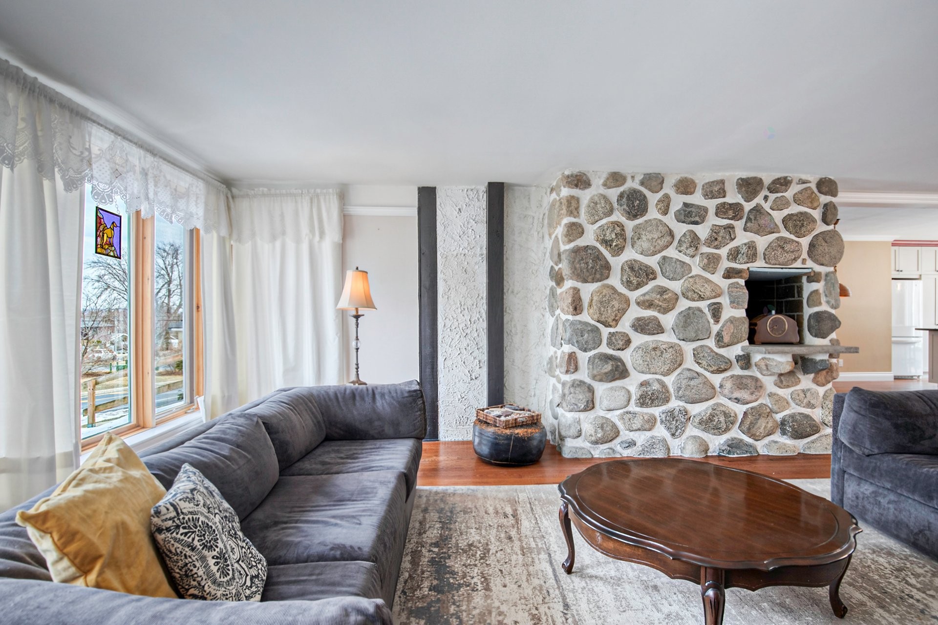 









2055


Rue du Sommet-Trinité

,
Saint-Bruno-de-Montarville,




QC
J3V6E3

