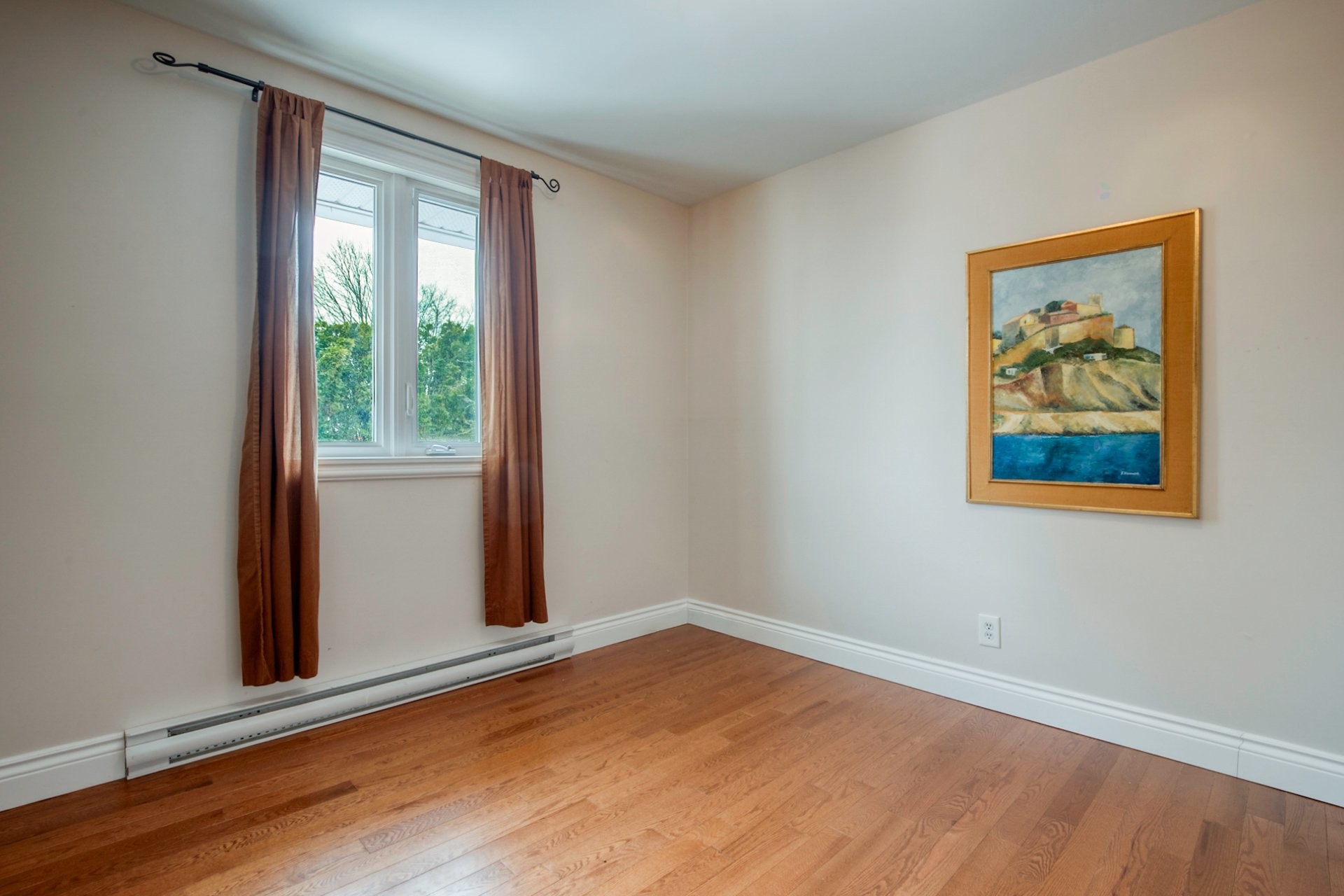 









2055


Rue du Sommet-Trinité

,
Saint-Bruno-de-Montarville,




QC
J3V6E3

