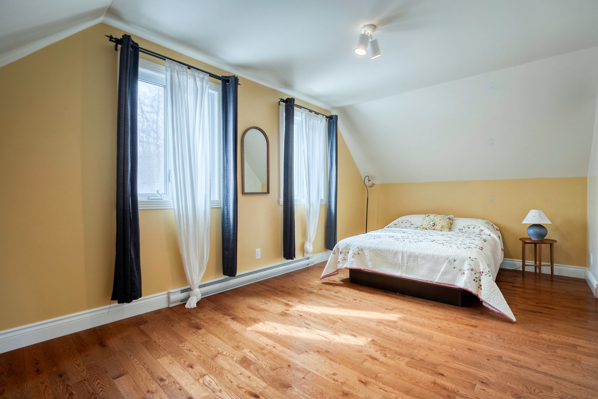 









2055


Rue du Sommet-Trinité

,
Saint-Bruno-de-Montarville,




QC
J3V6E3

