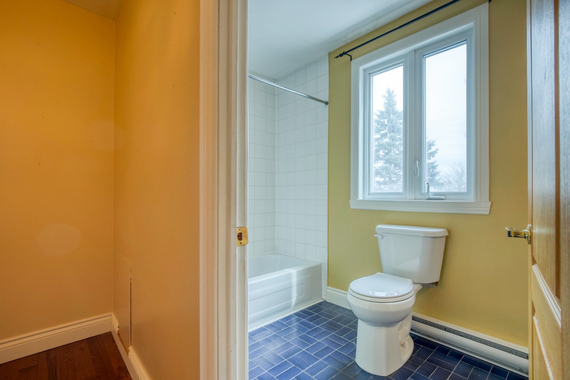 









2055


Rue du Sommet-Trinité

,
Saint-Bruno-de-Montarville,




QC
J3V6E3

