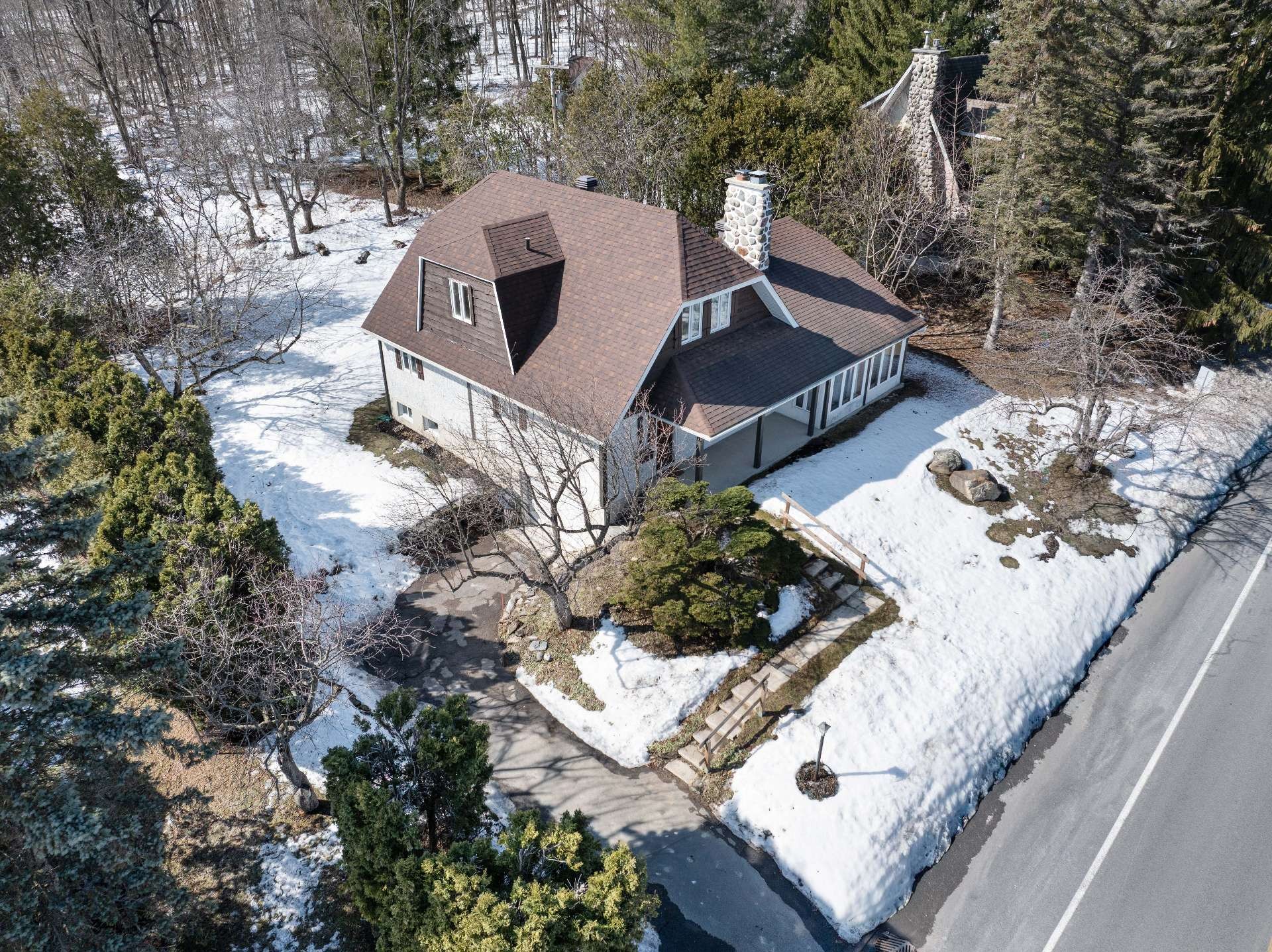 









2055


Rue du Sommet-Trinité

,
Saint-Bruno-de-Montarville,




QC
J3V6E3

