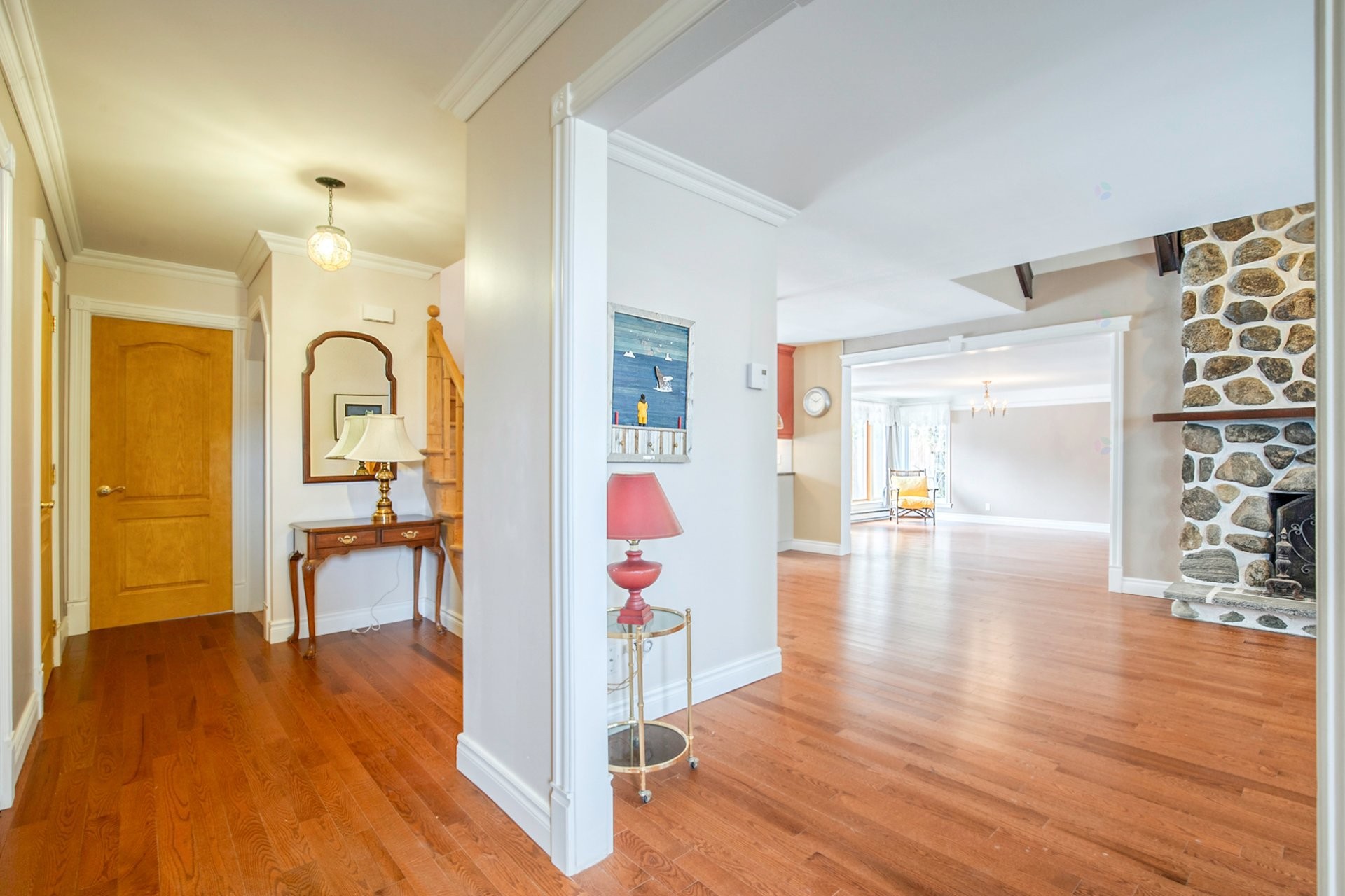 









2055


Rue du Sommet-Trinité

,
Saint-Bruno-de-Montarville,




QC
J3V6E3

