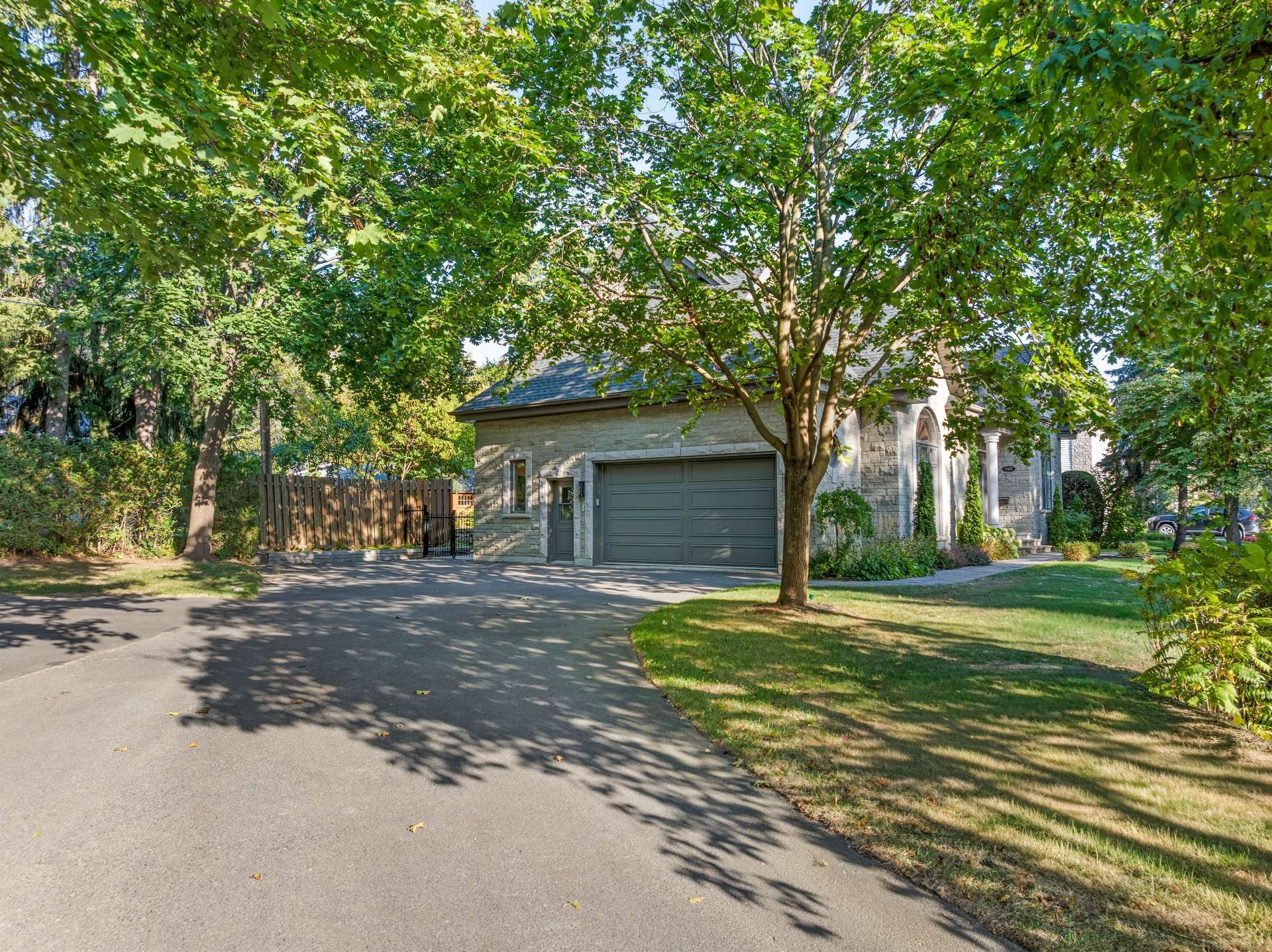 









140


Rue Beaumont O.

,
Saint-Bruno-de-Montarville,




QC
J3V6H9

