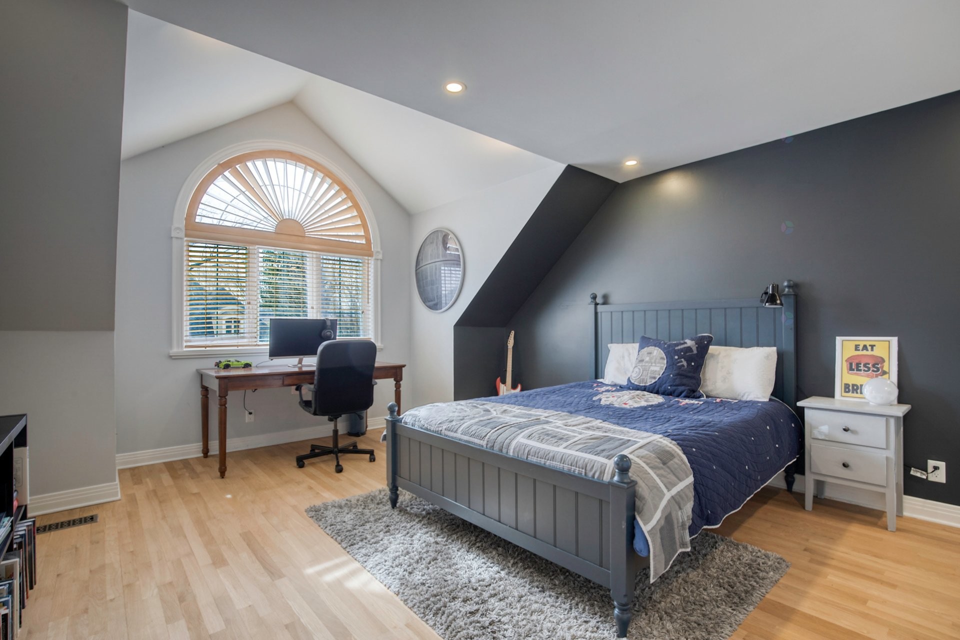 









140


Rue Beaumont O.

,
Saint-Bruno-de-Montarville,




QC
J3V6H9

