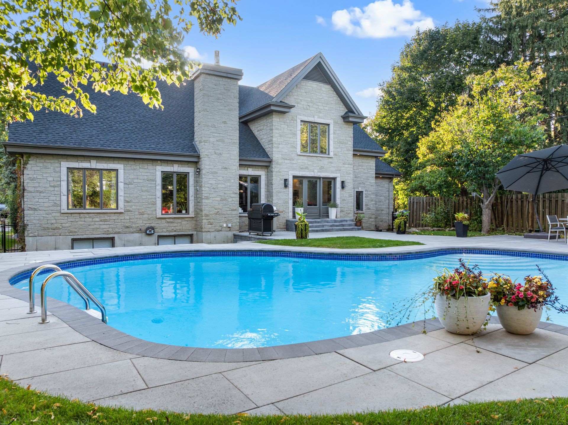 









140


Rue Beaumont O.

,
Saint-Bruno-de-Montarville,




QC
J3V6H9

