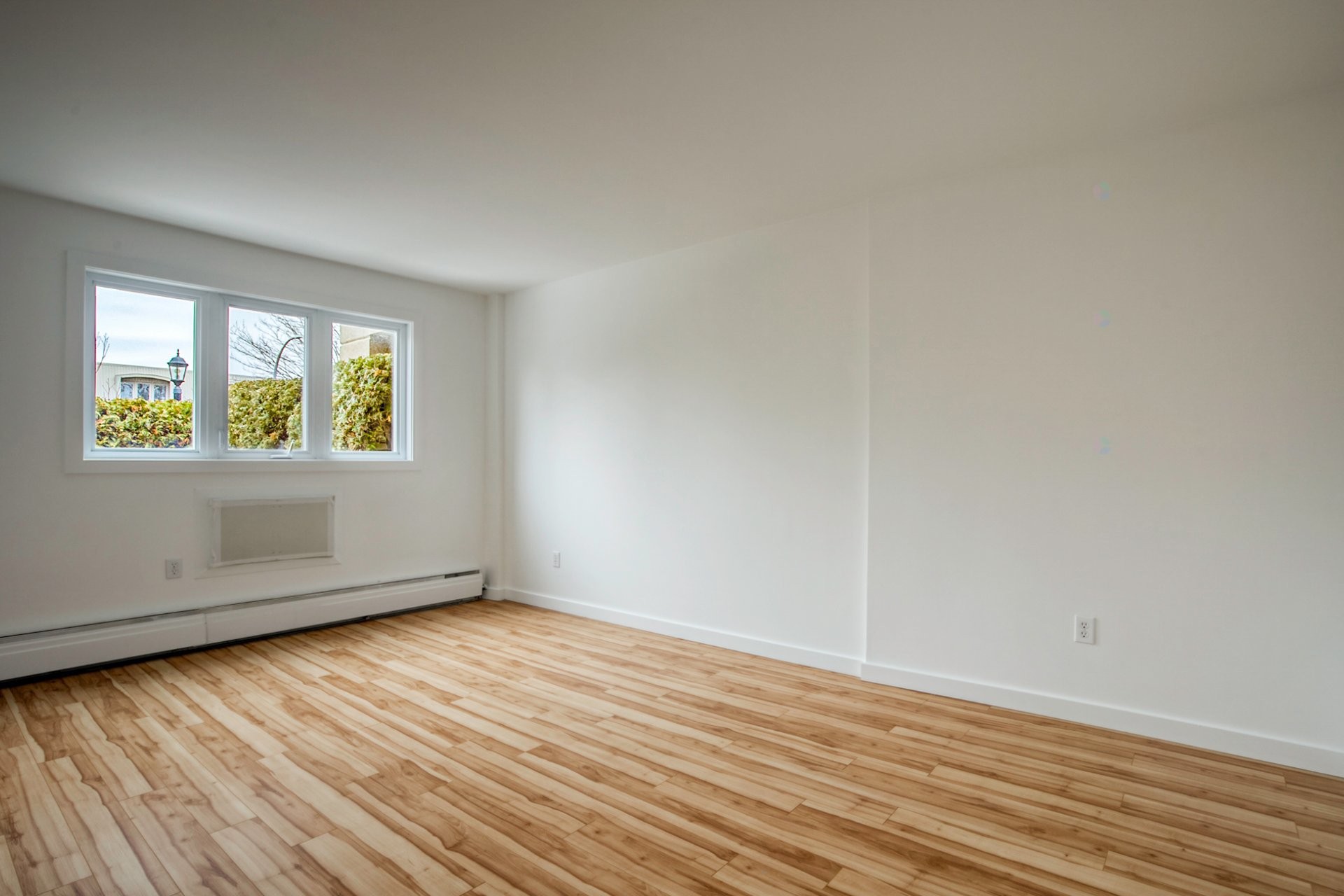 









1825


Rue Dunant

, 301,
Saint-Bruno-de-Montarville,




QC
J3V2Y3

