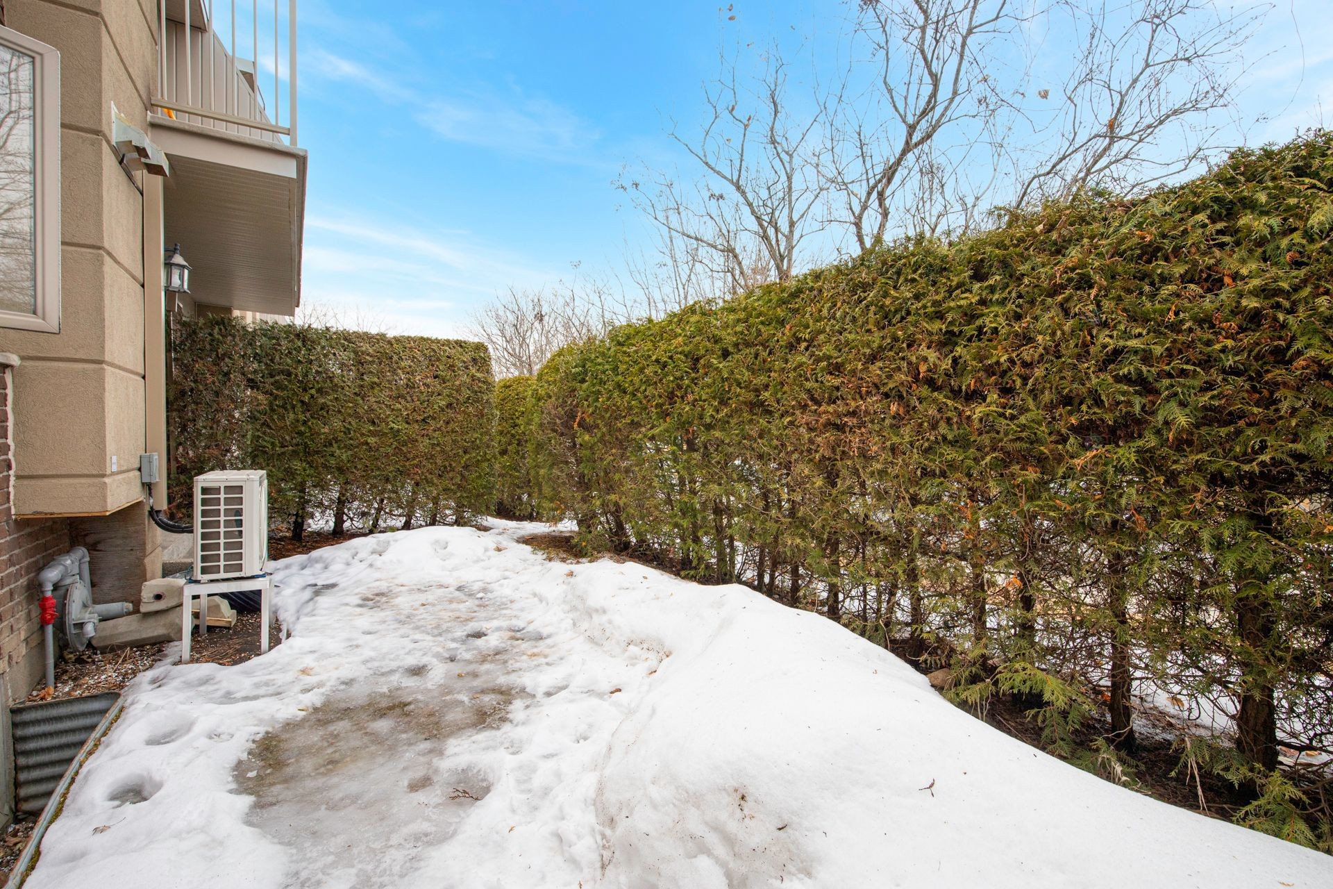 









1825


Rue Dunant

, 301,
Saint-Bruno-de-Montarville,




QC
J3V2Y3

