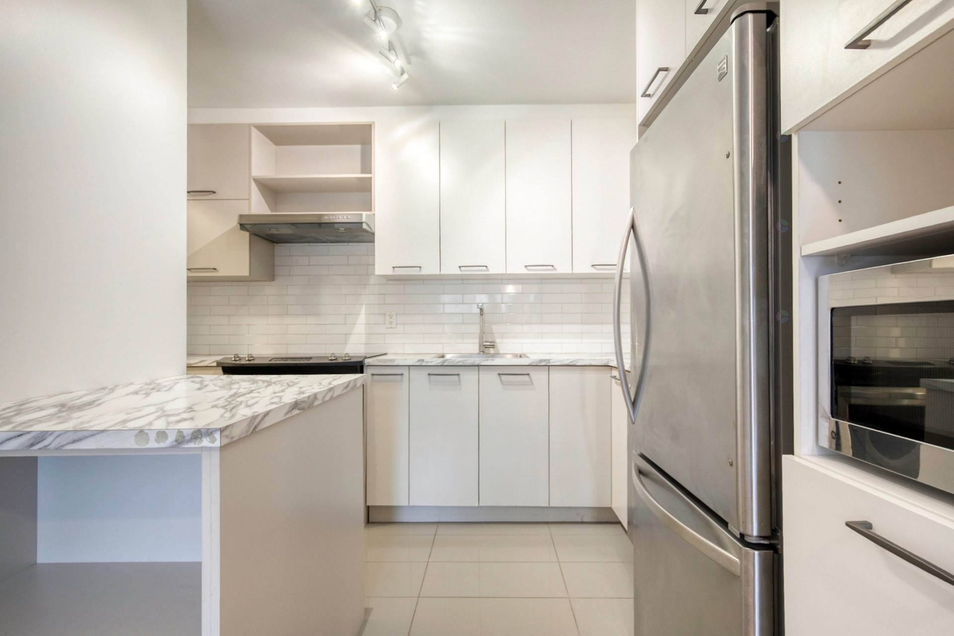 









1825


Rue Dunant

, 301,
Saint-Bruno-de-Montarville,




QC
J3V2Y3

